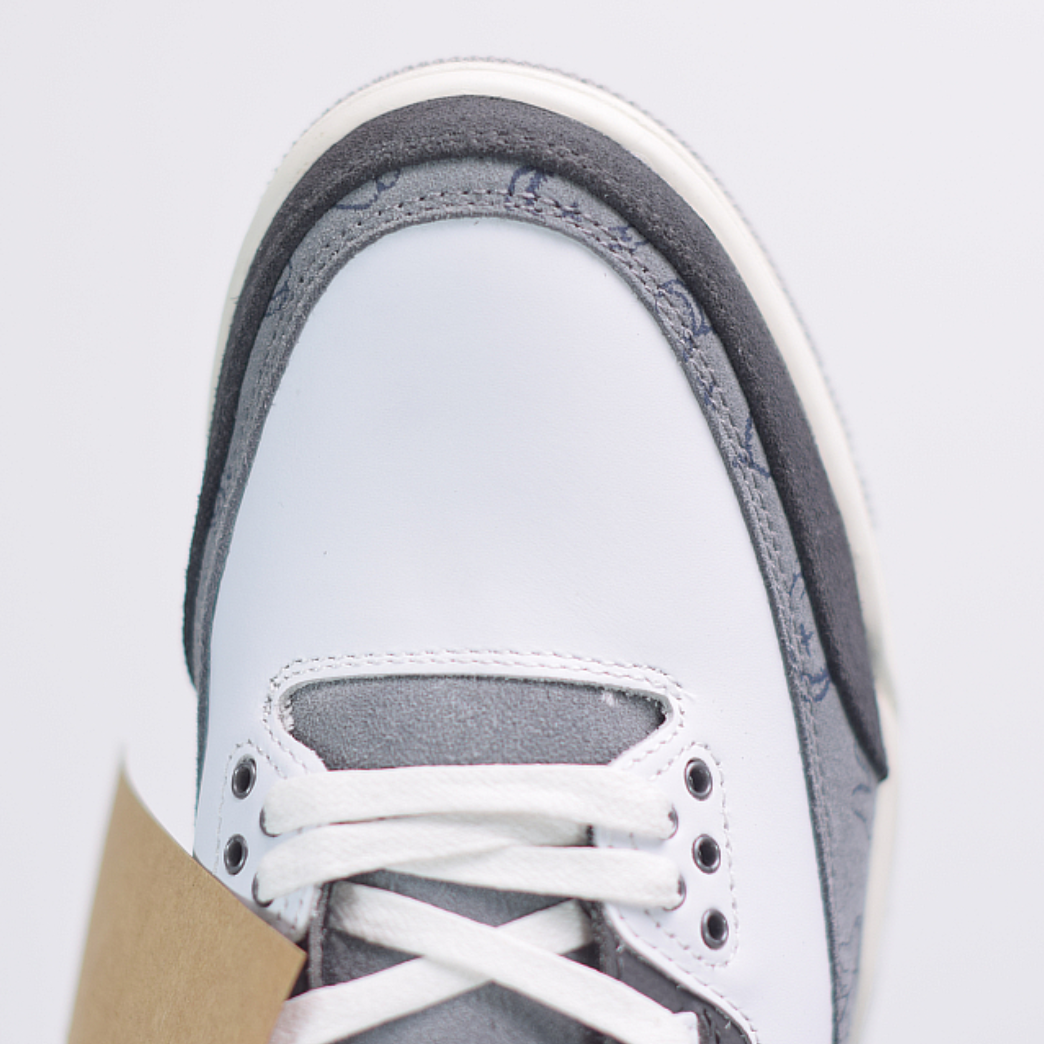 Nike Air Jordan 3 Retro x Kaws