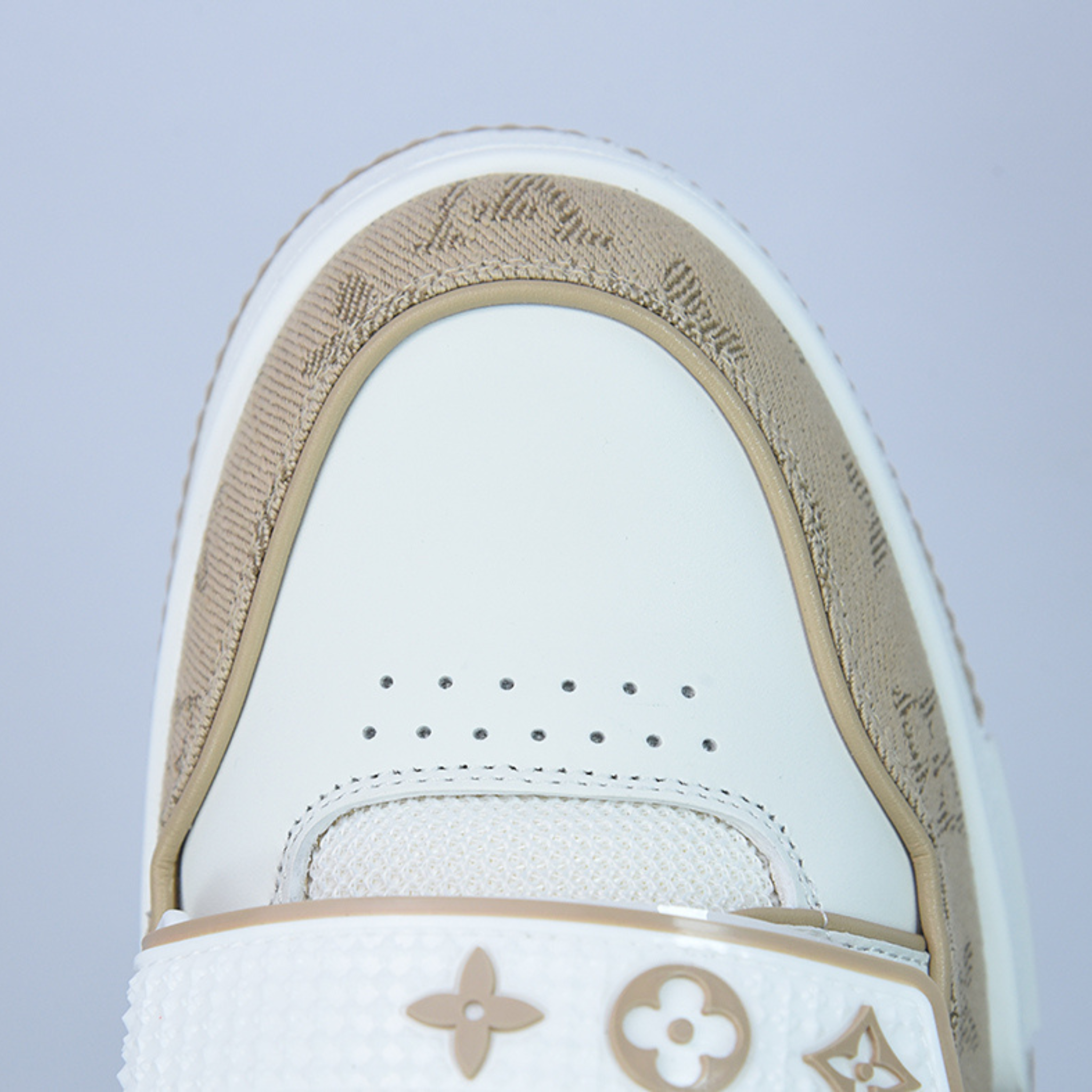 Louis Vuitton Trainer "Beige White Monogram"