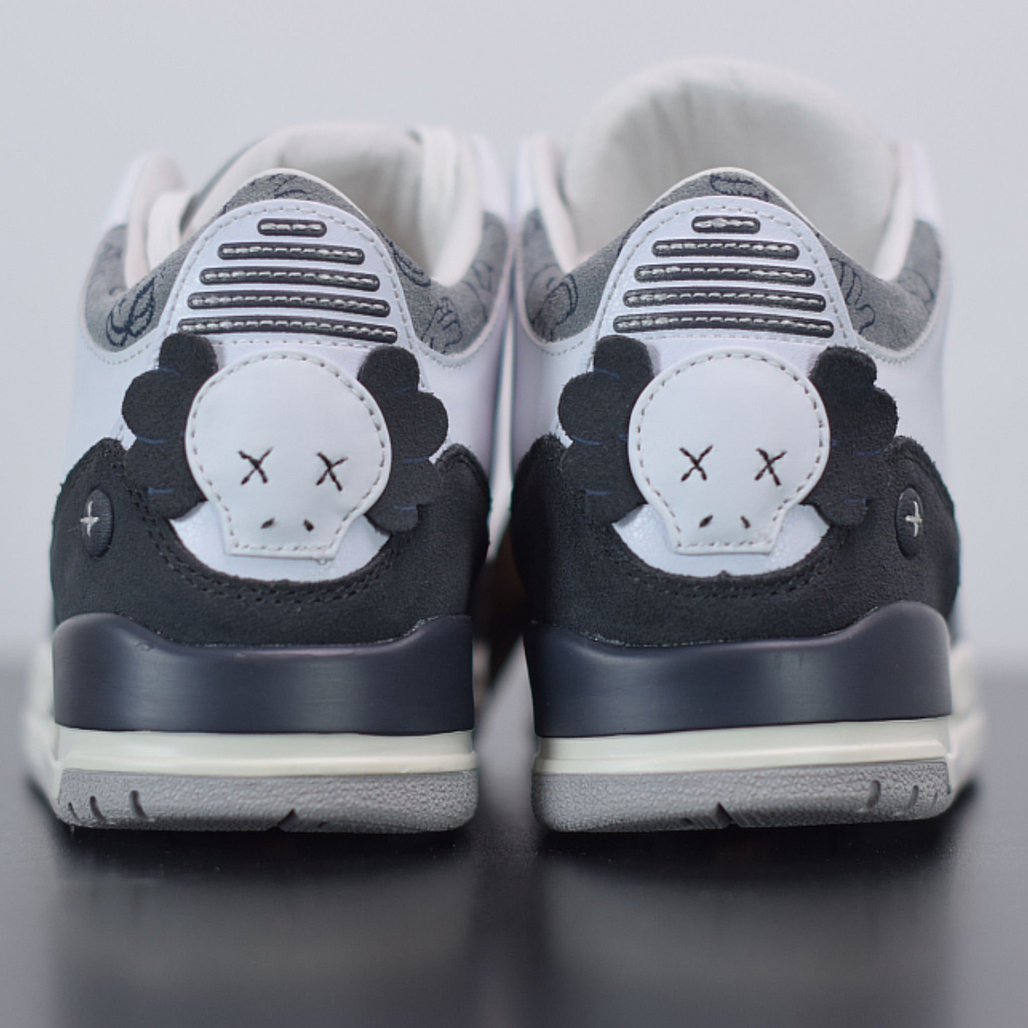 Nike Air Jordan 3 Retro x Kaws