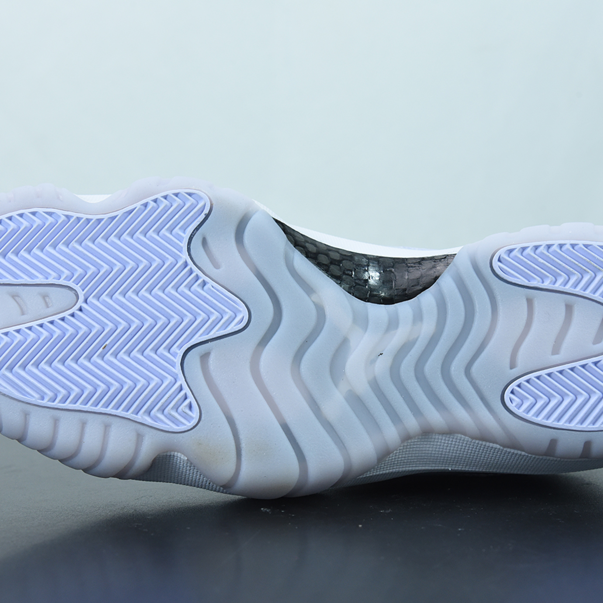 Nike Air Jordan 11 Retro Low "Pure Violet "