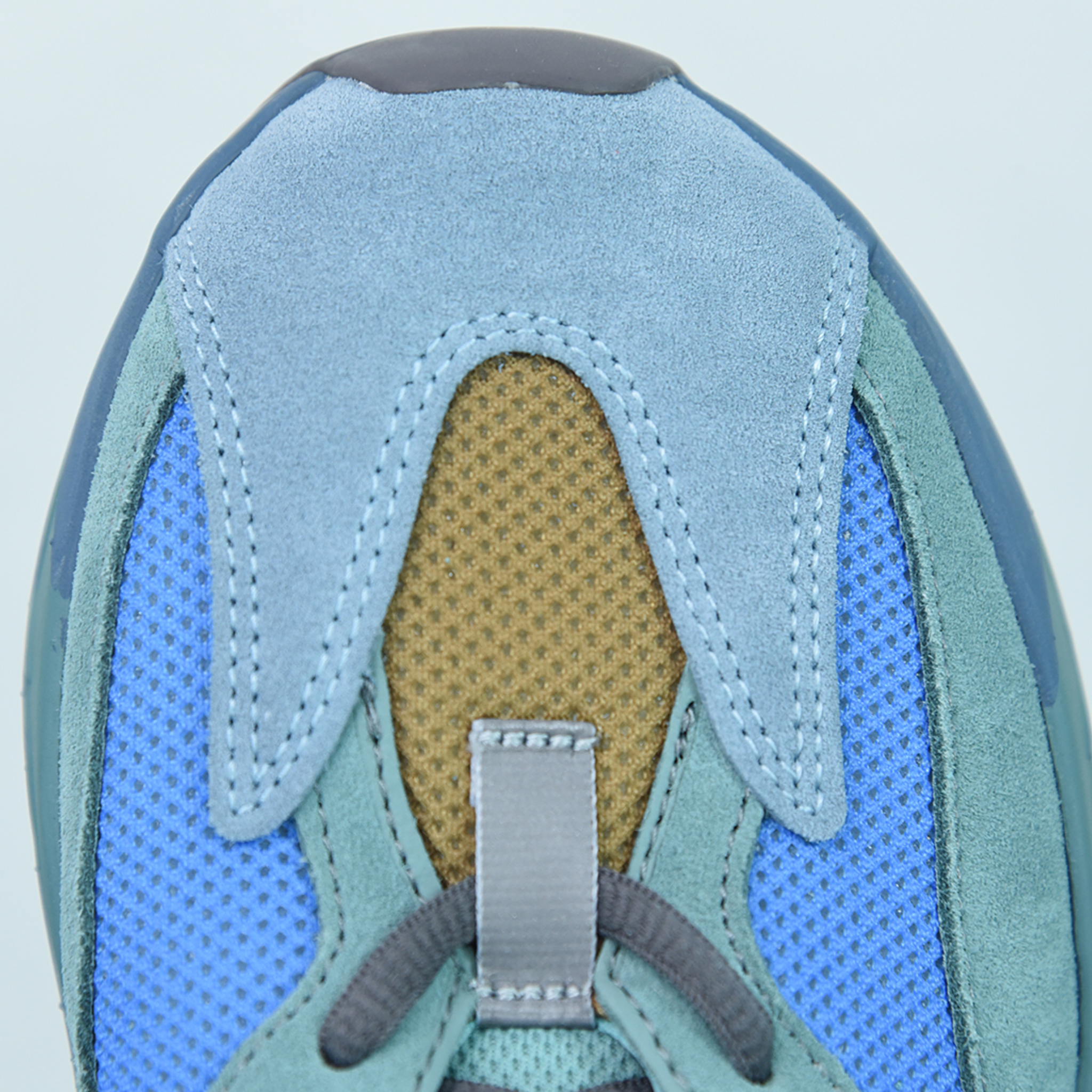 Yeezy Boost 700 "Fade Azure"