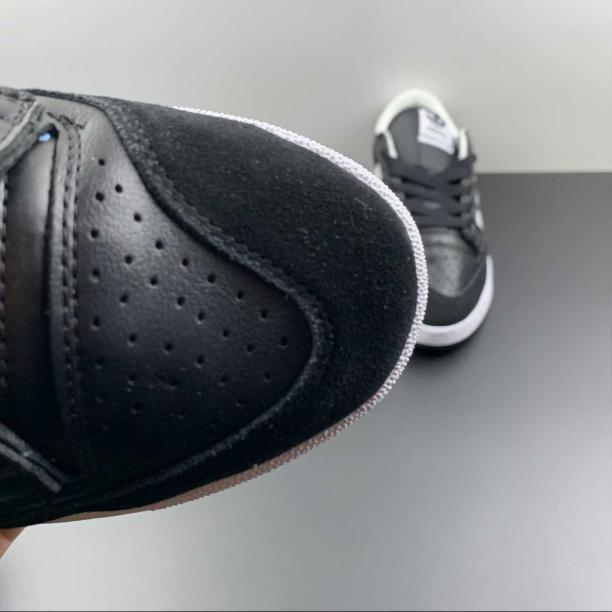 Adidas Forum 85 "Black/White"