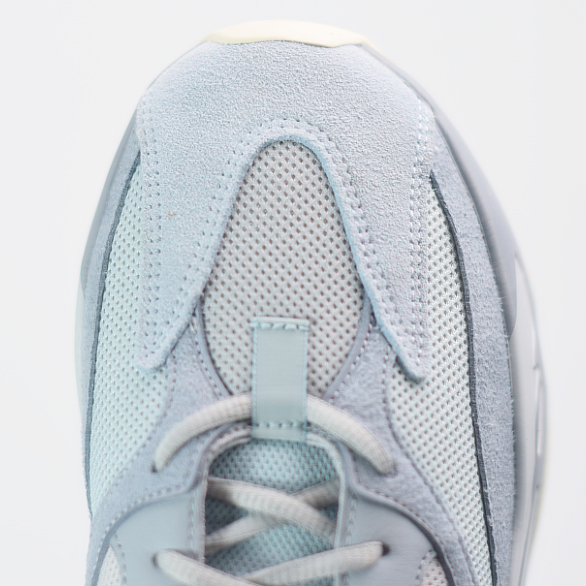 Yeezy Boost 700 "Inertia"