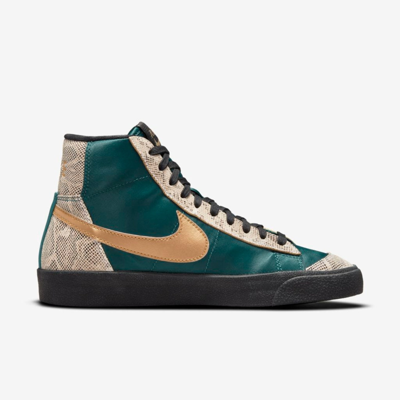 Nike Blazer Mid 77 "Lucha Libre"