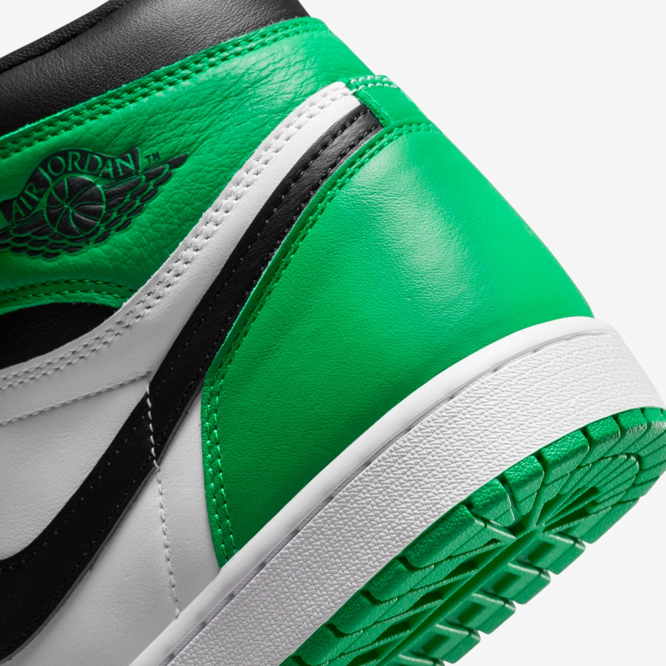 WMNS Nike Air Jordan 1 Retro High OG "Lucky Green"