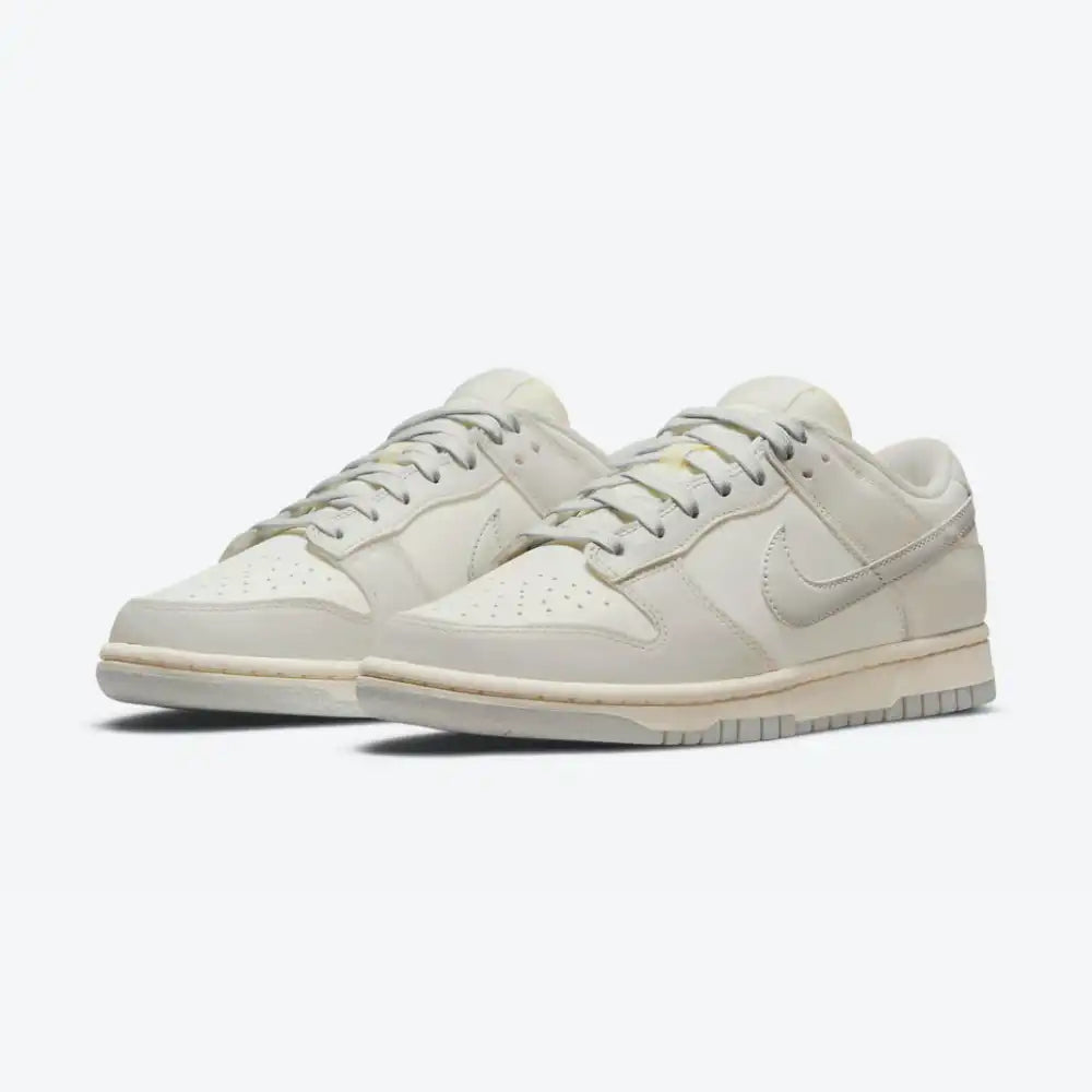 Nike Dunk Low “Light Bone”