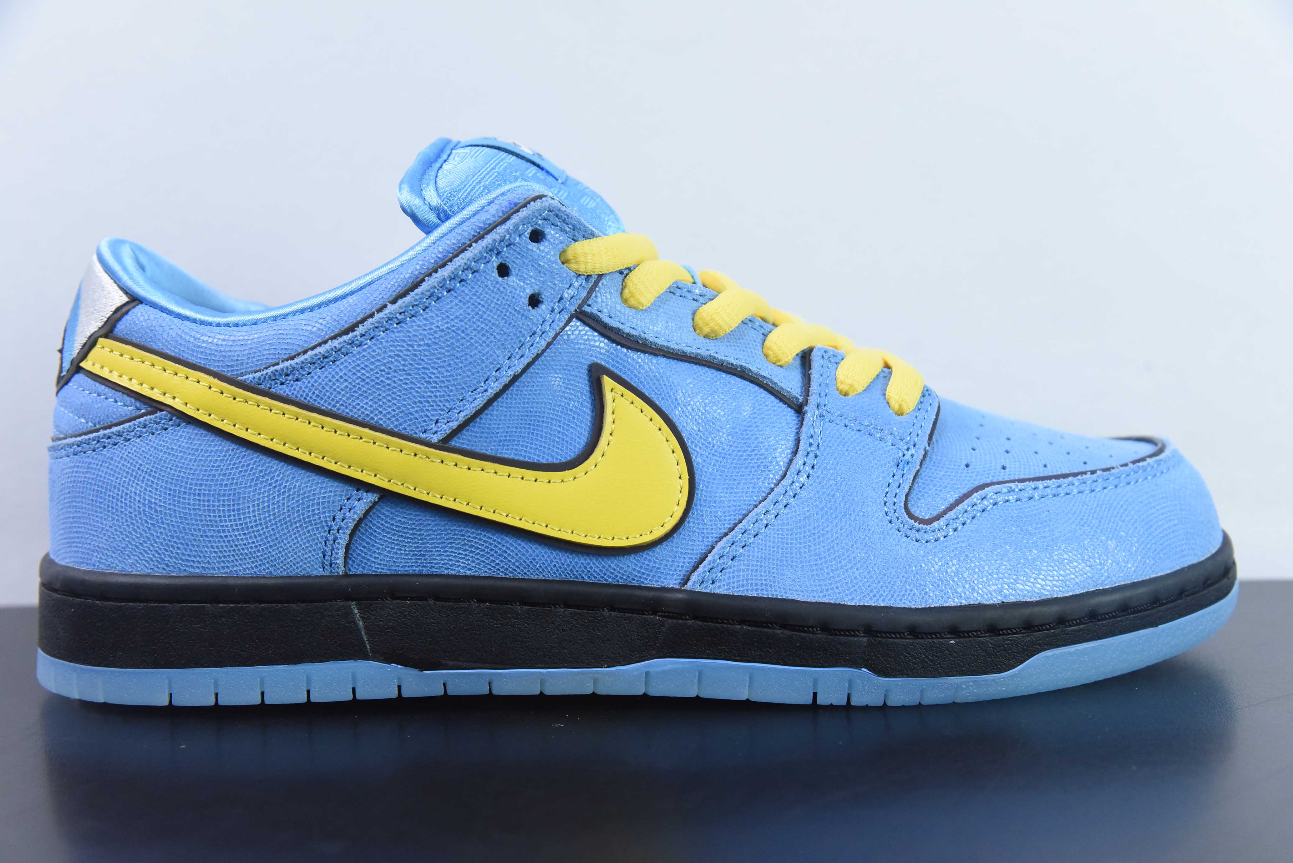 Nike Dunk Low The Powerpuff Girls (Meninas Super Poderosas)