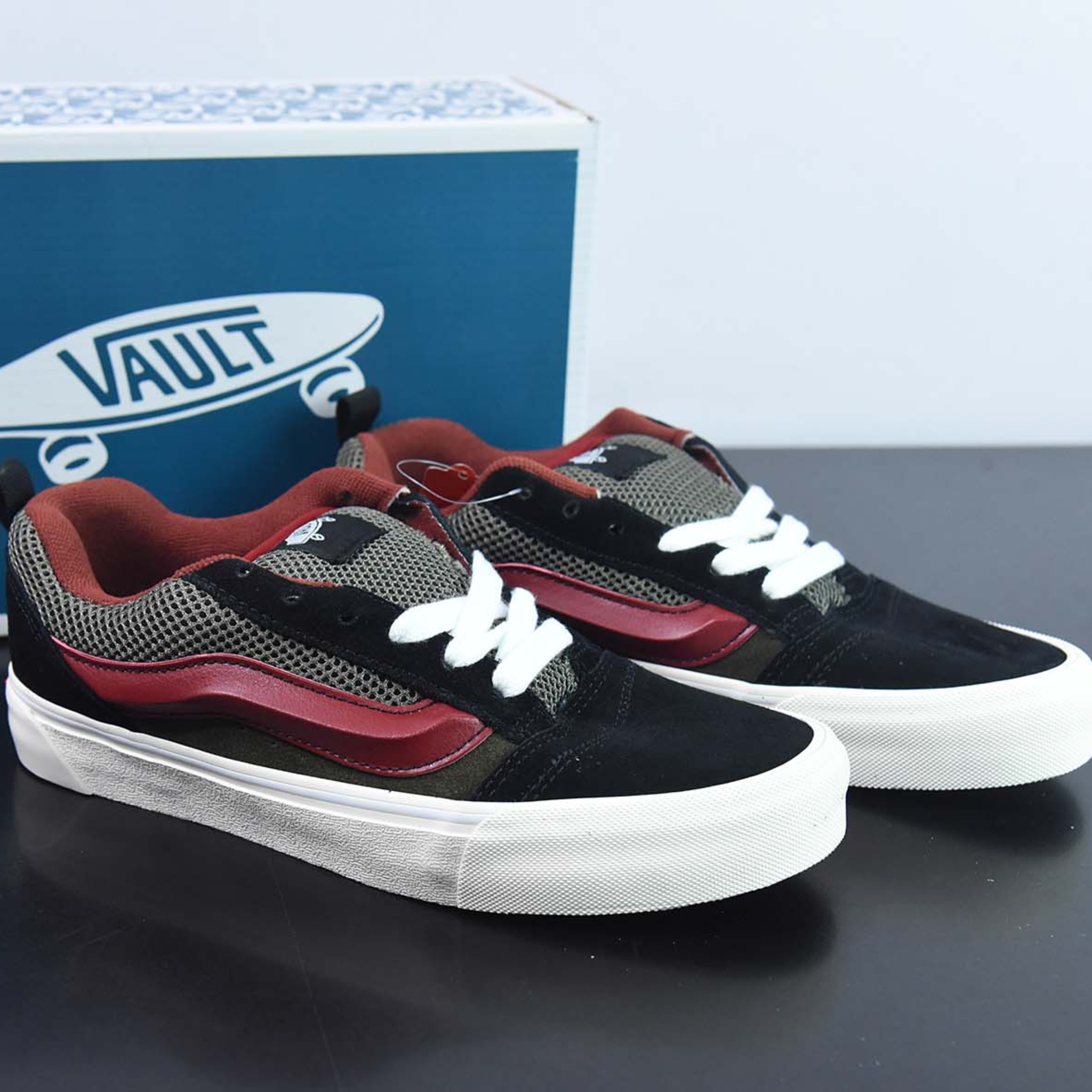 Classics Knu Skool "Black/Red"