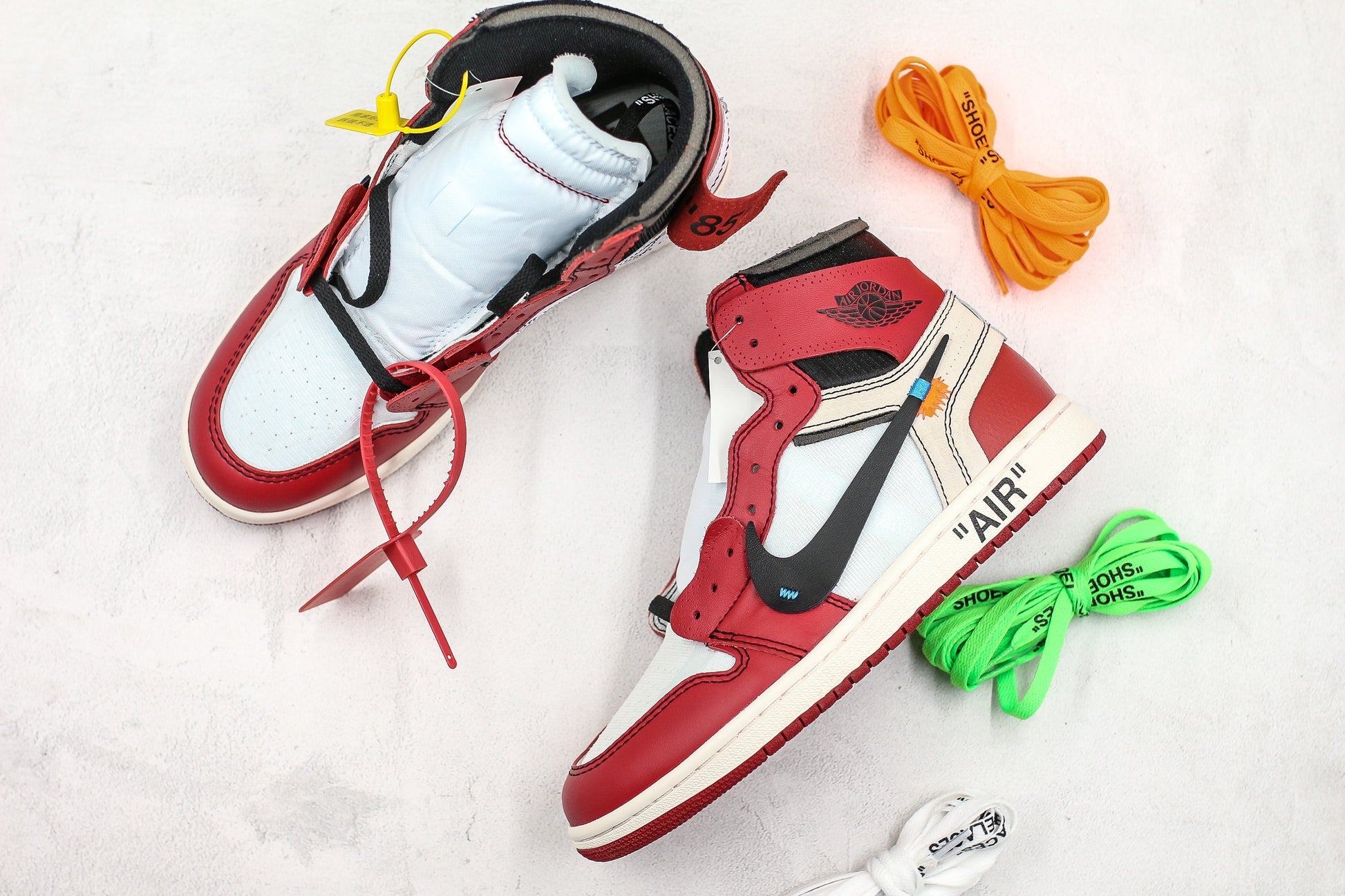 Nike Air Jordan 1 Retro High x Off-White "Chicago"