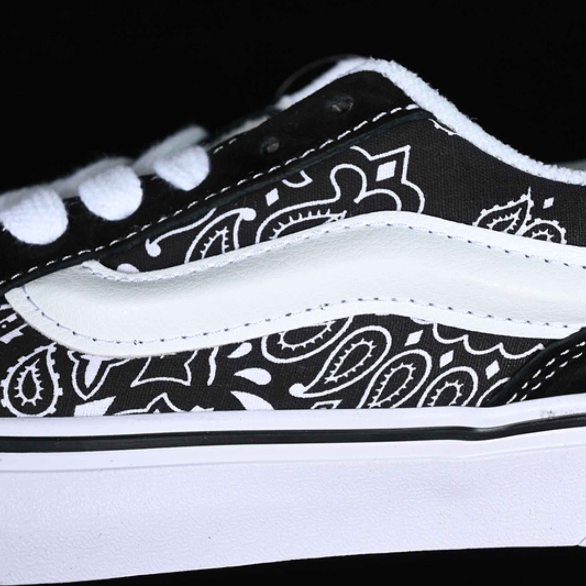 Vans Classics Knu Skool "Black Paislay"