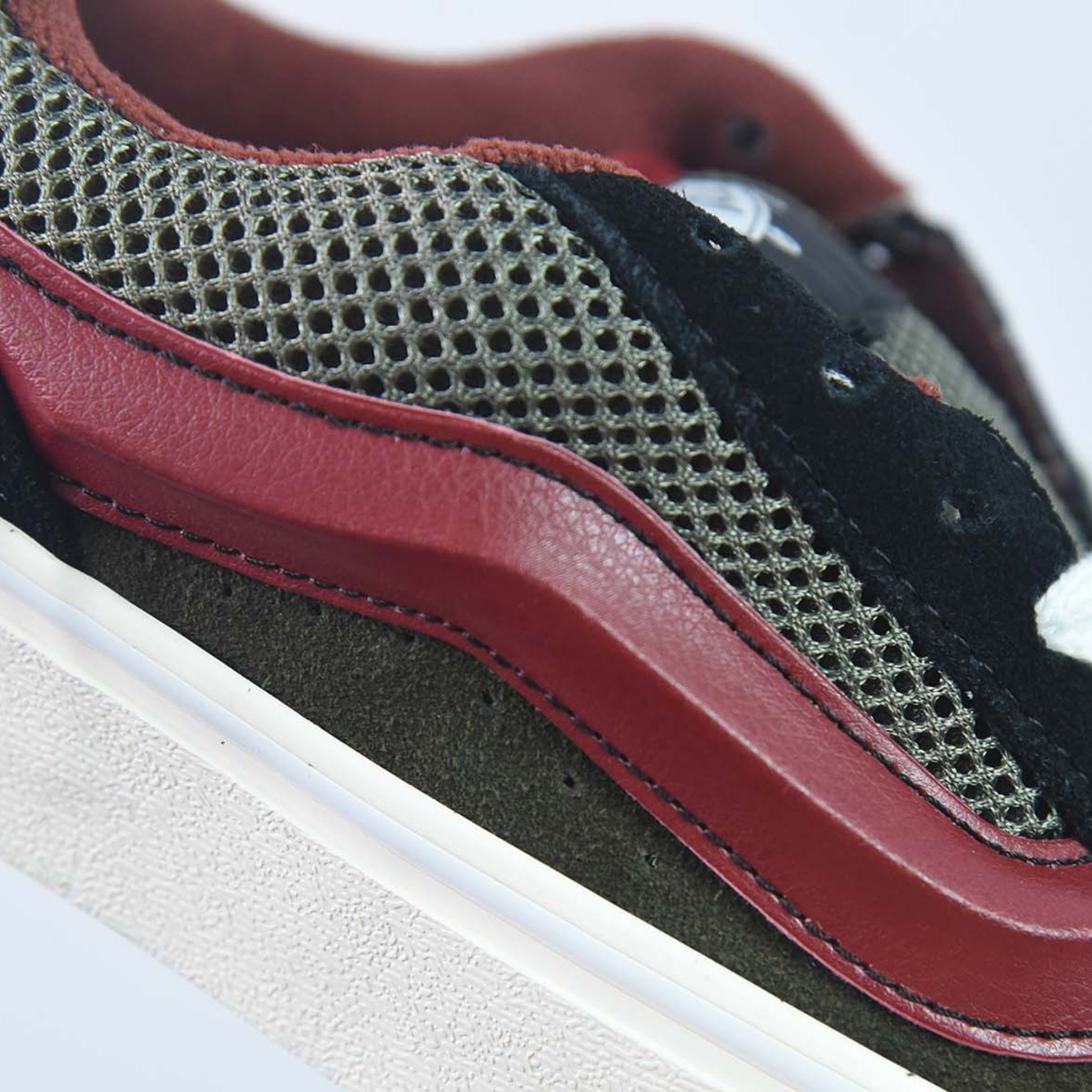 Classics Knu Skool "Black/Red"