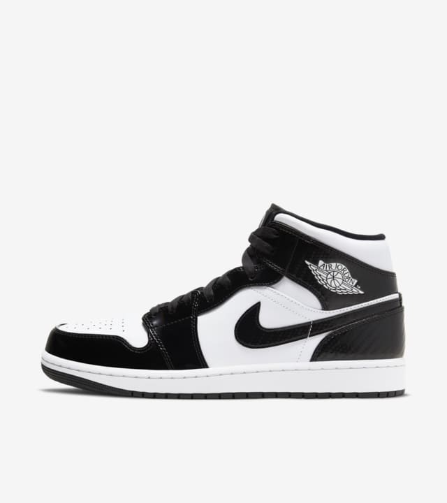 Nike Air Jordan 1 Mid "Carbon Fiber"