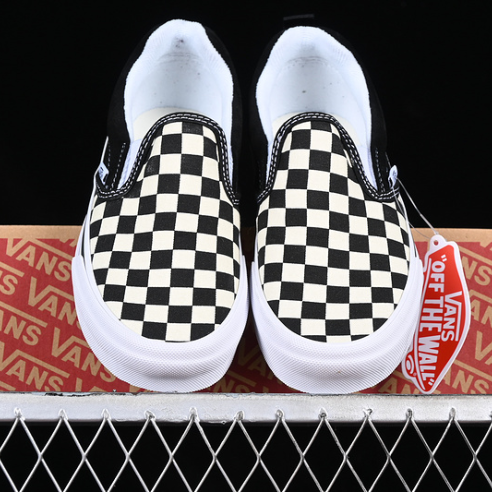 Vans Knu Slip-On "Black/White"