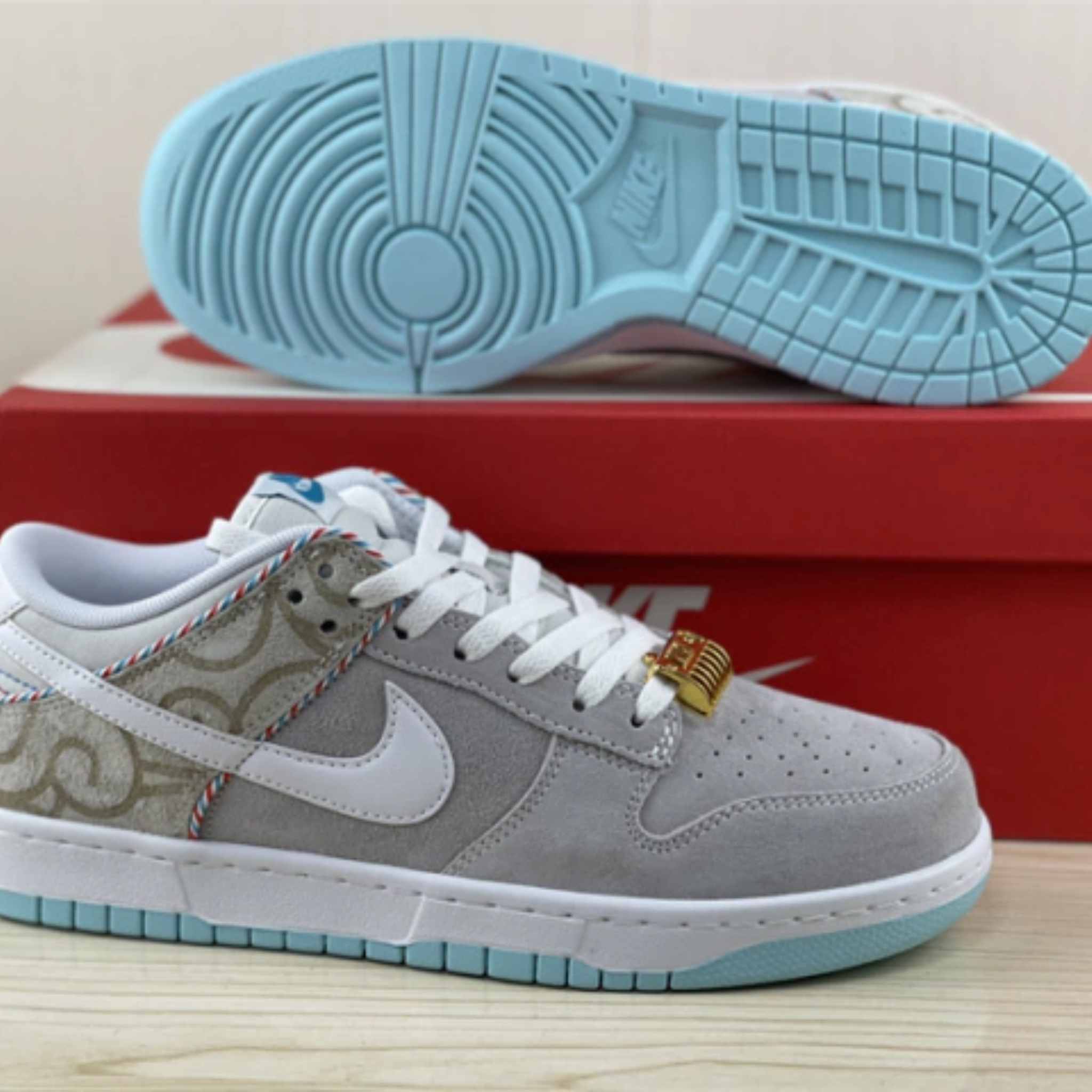 Nike Dunk Low "Barber Shop Grey"