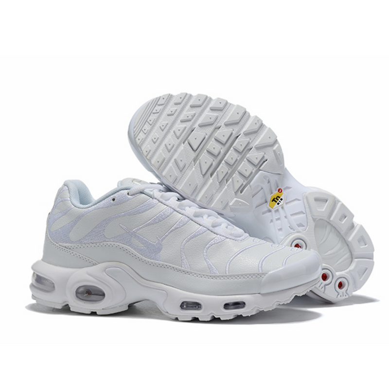 Nike tn air max plus triple white hotsell