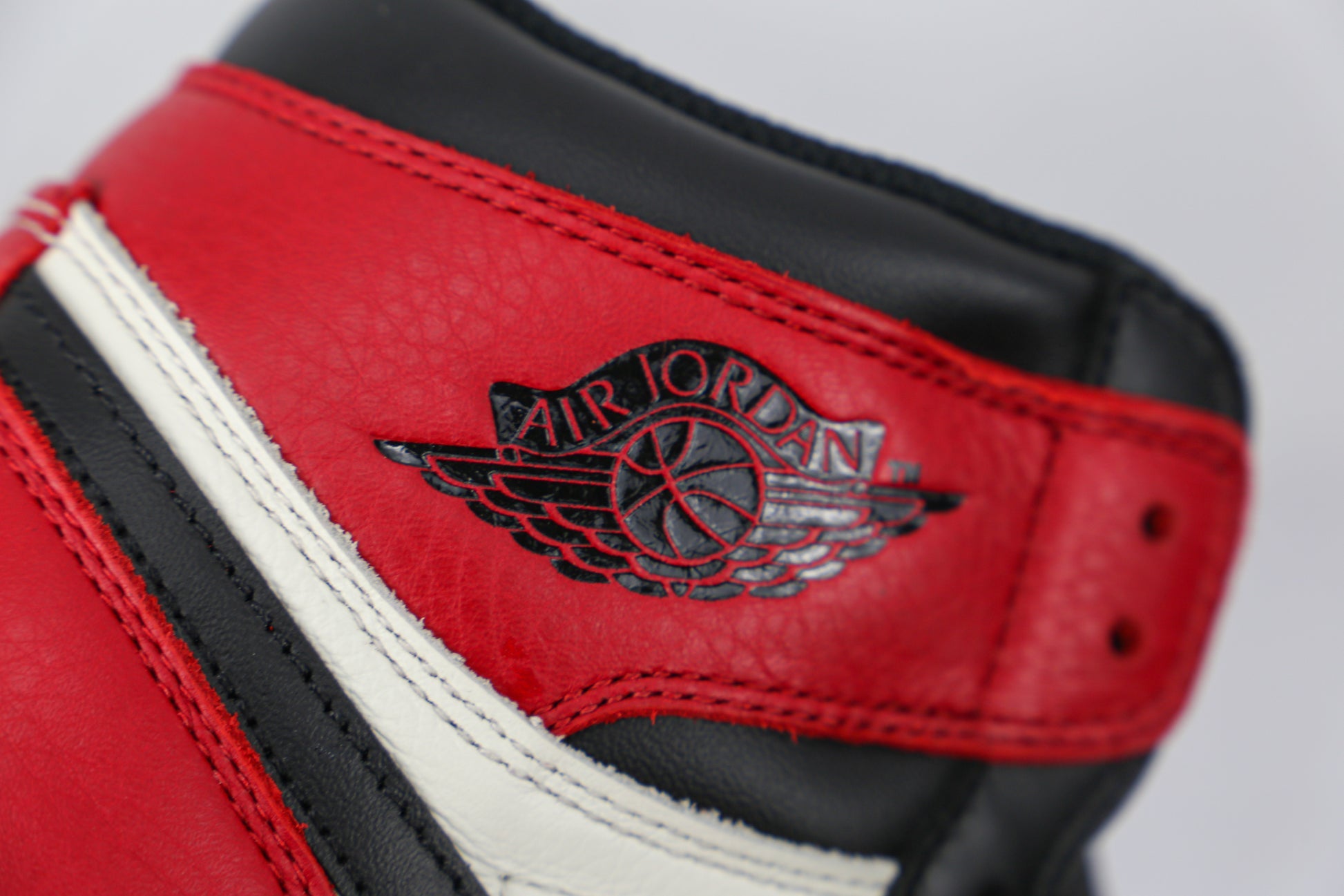 Nike Air Jordan 1 Retro High "Bred Toe"