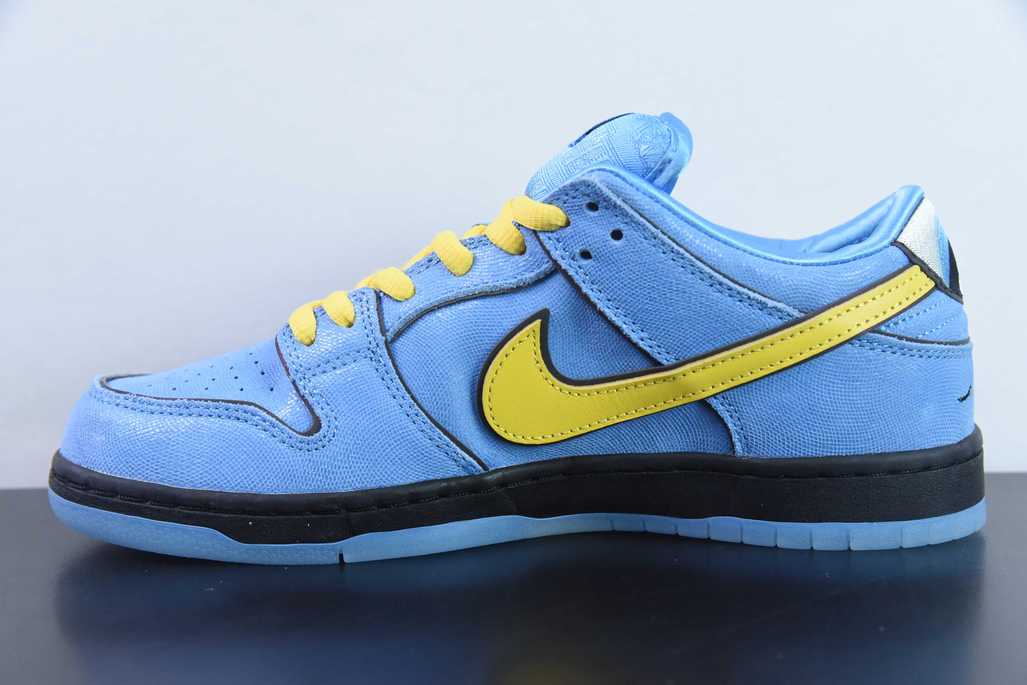 Nike Dunk Low The Powerpuff Girls (Meninas Super Poderosas)