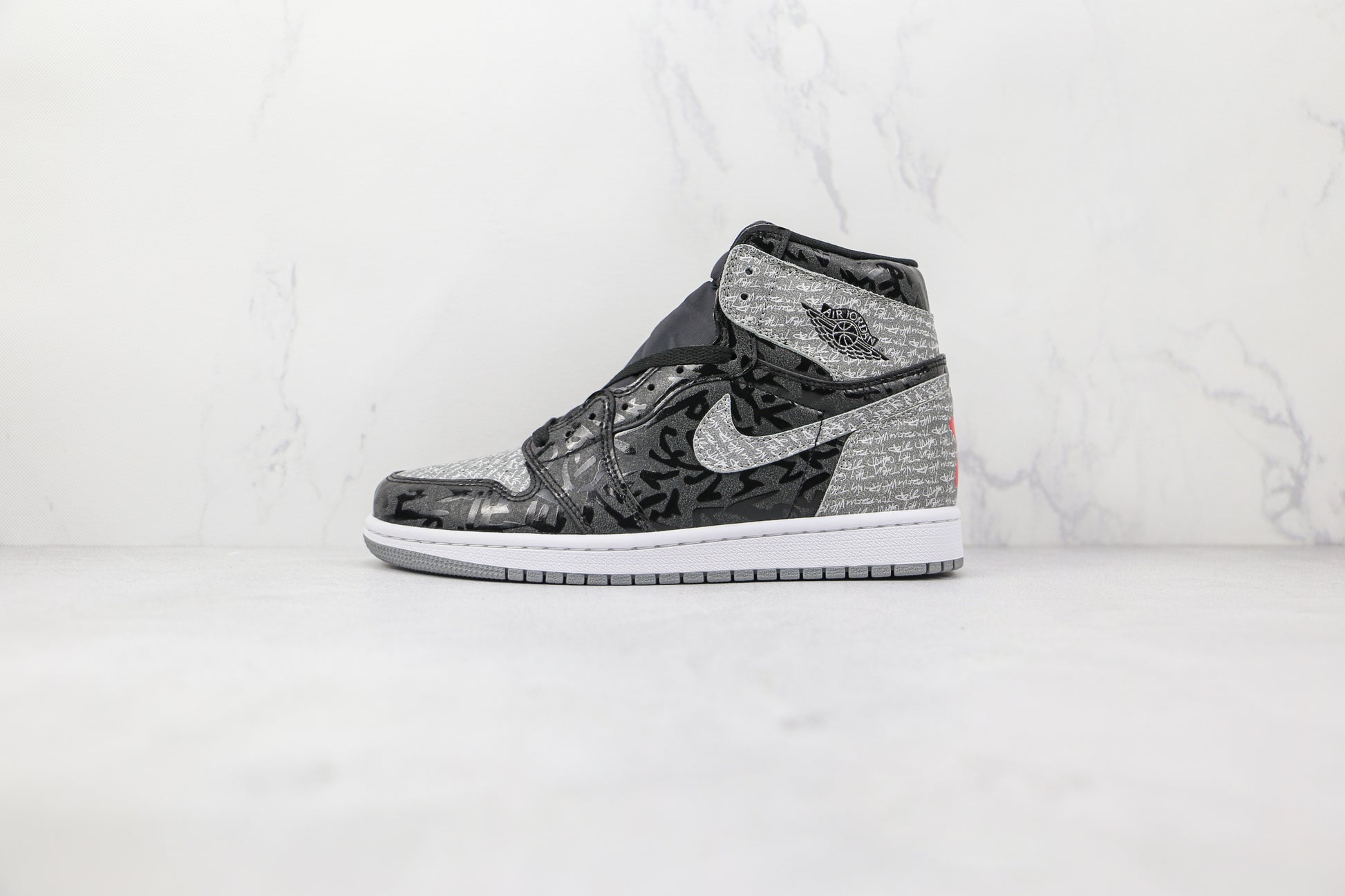 Nike Air Jordan 1 Retro High OG "Rebellionaire"