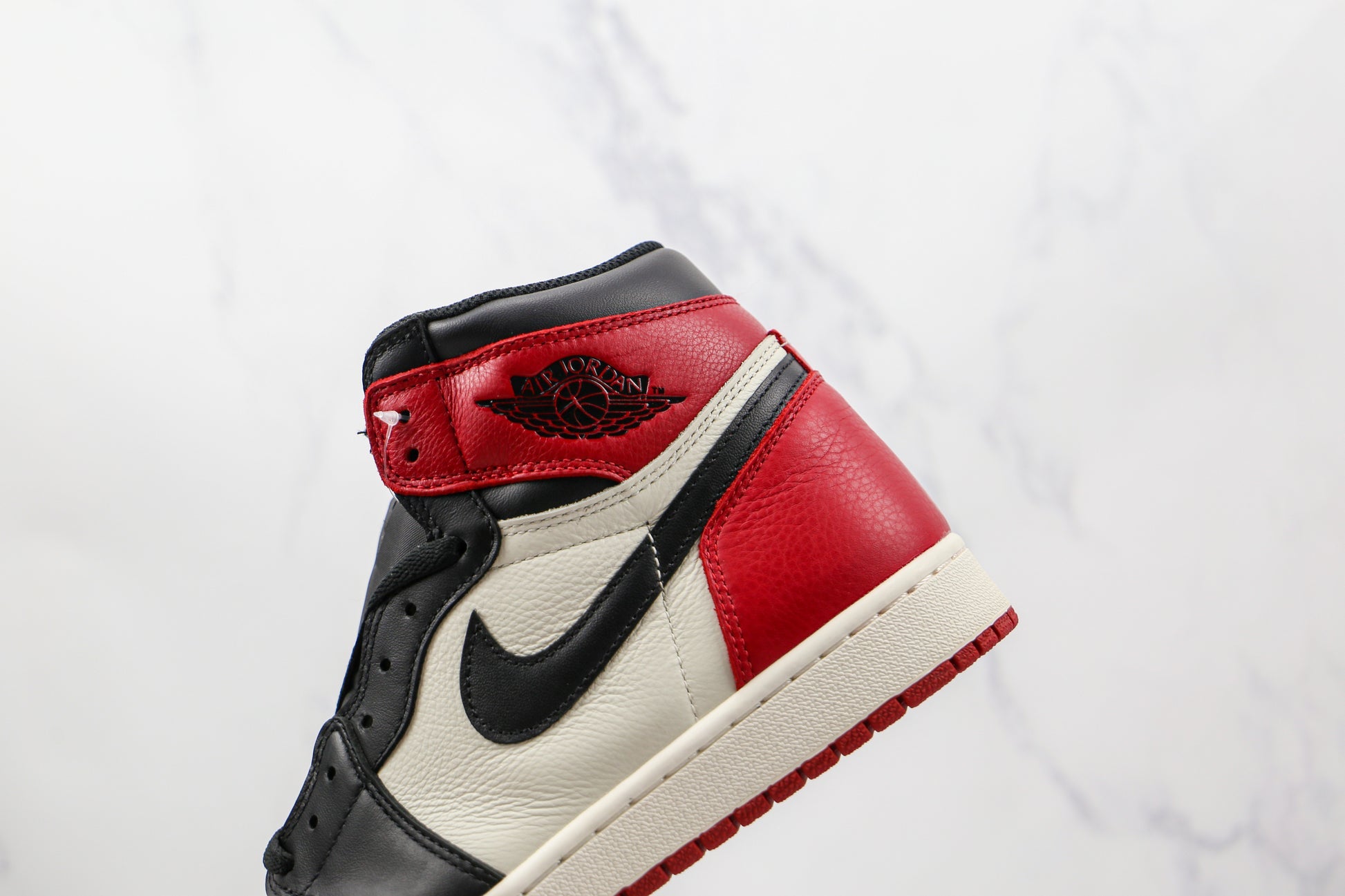 Nike Air Jordan 1 Retro High "Bred Toe"