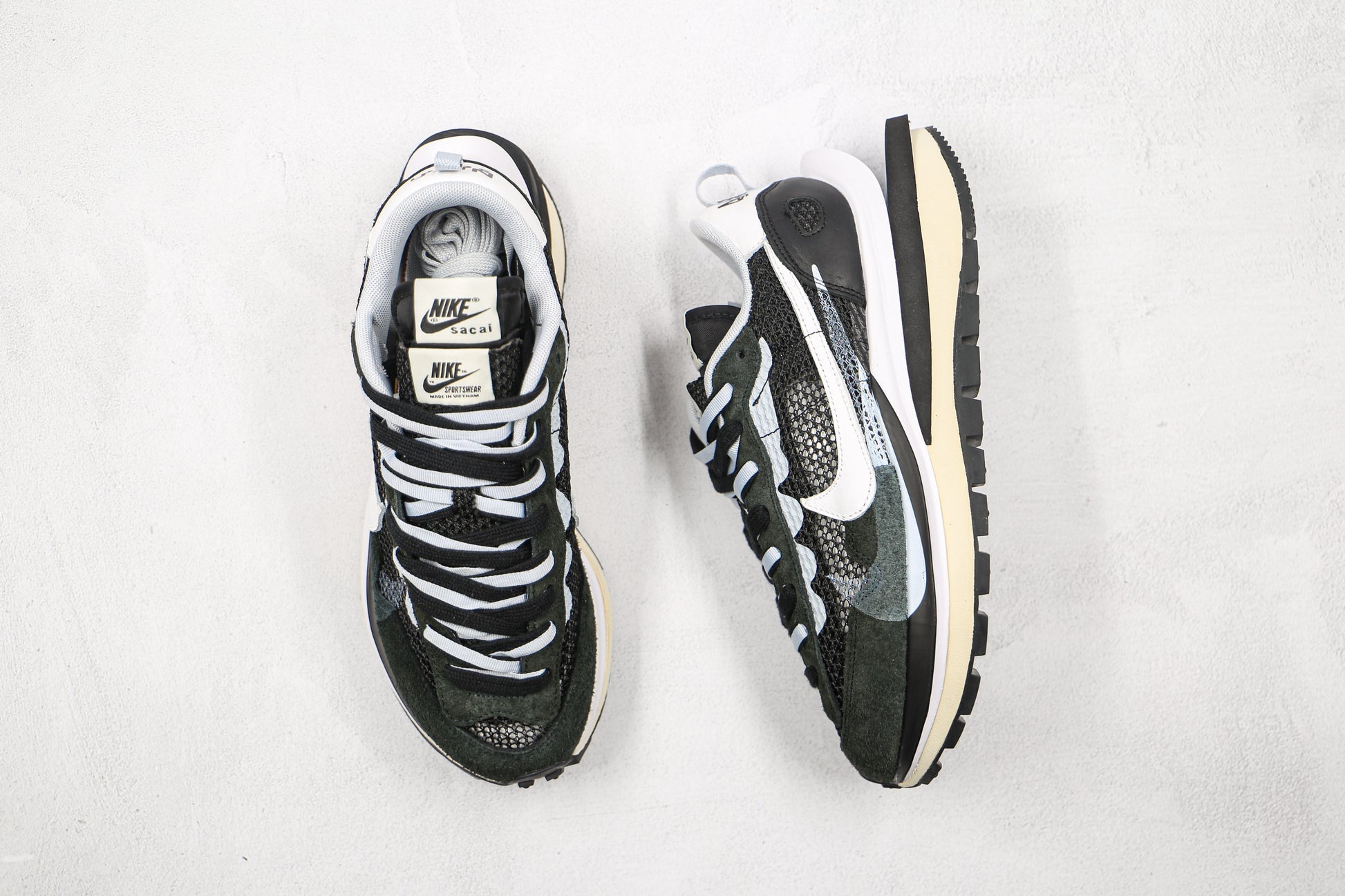 Nike Sacai Black White