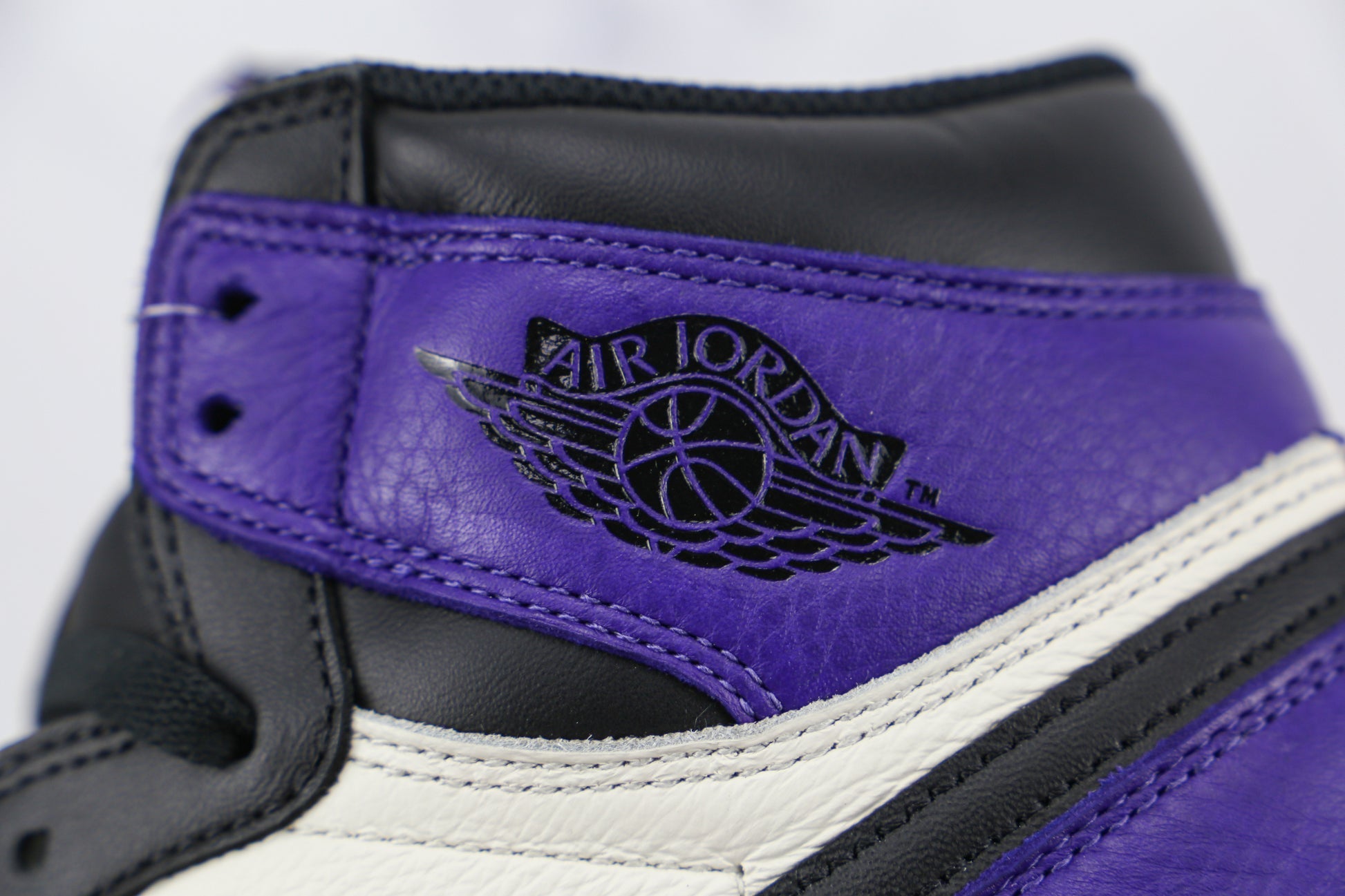 Nike Air Jordan 1 Retro High Court Purple