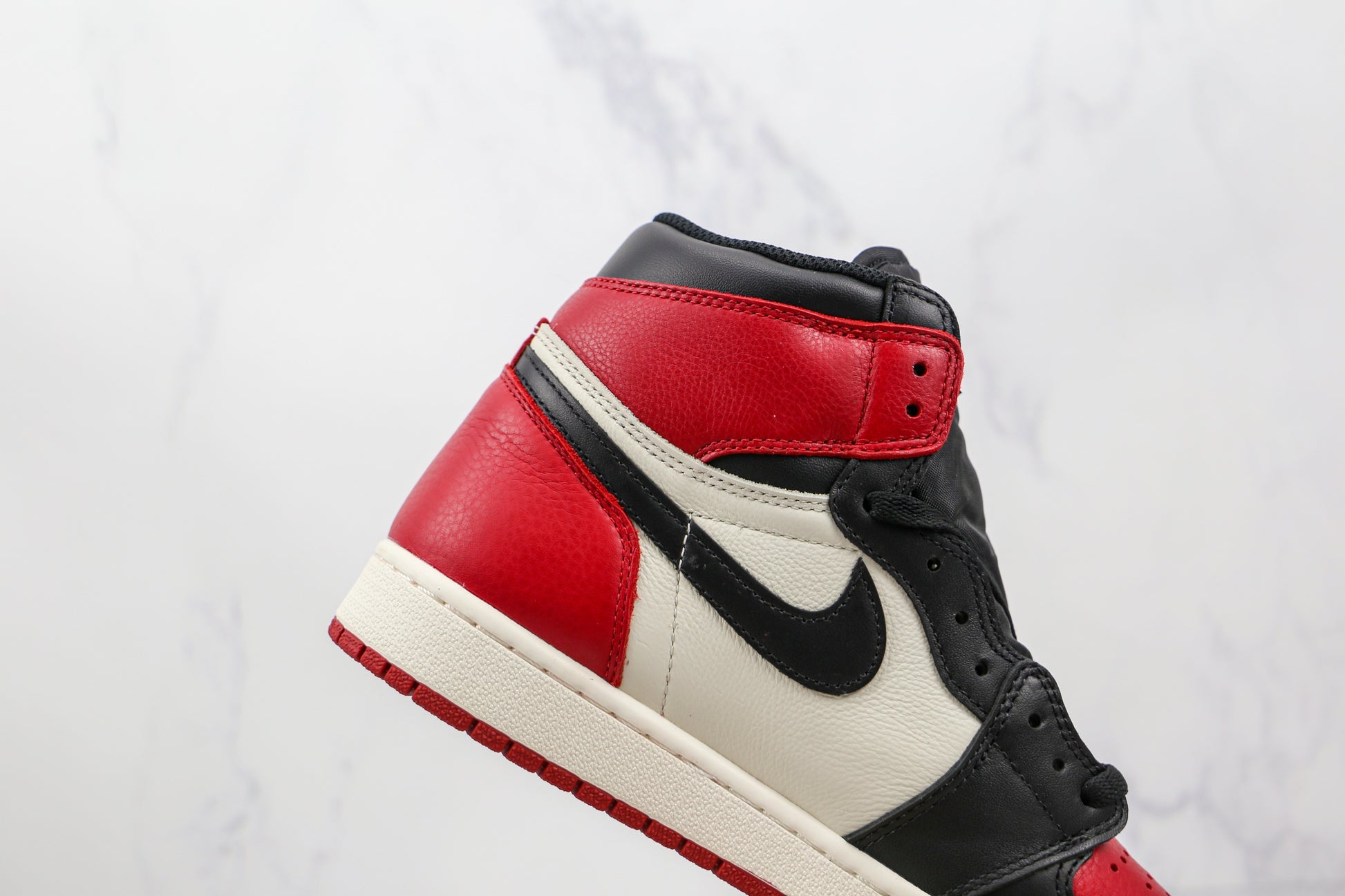 Nike Air Jordan 1 Retro High "Bred Toe"