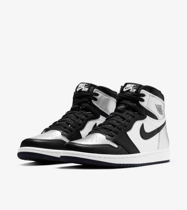 WMNS Nike Air Jordan 1 High "Silver Toe"