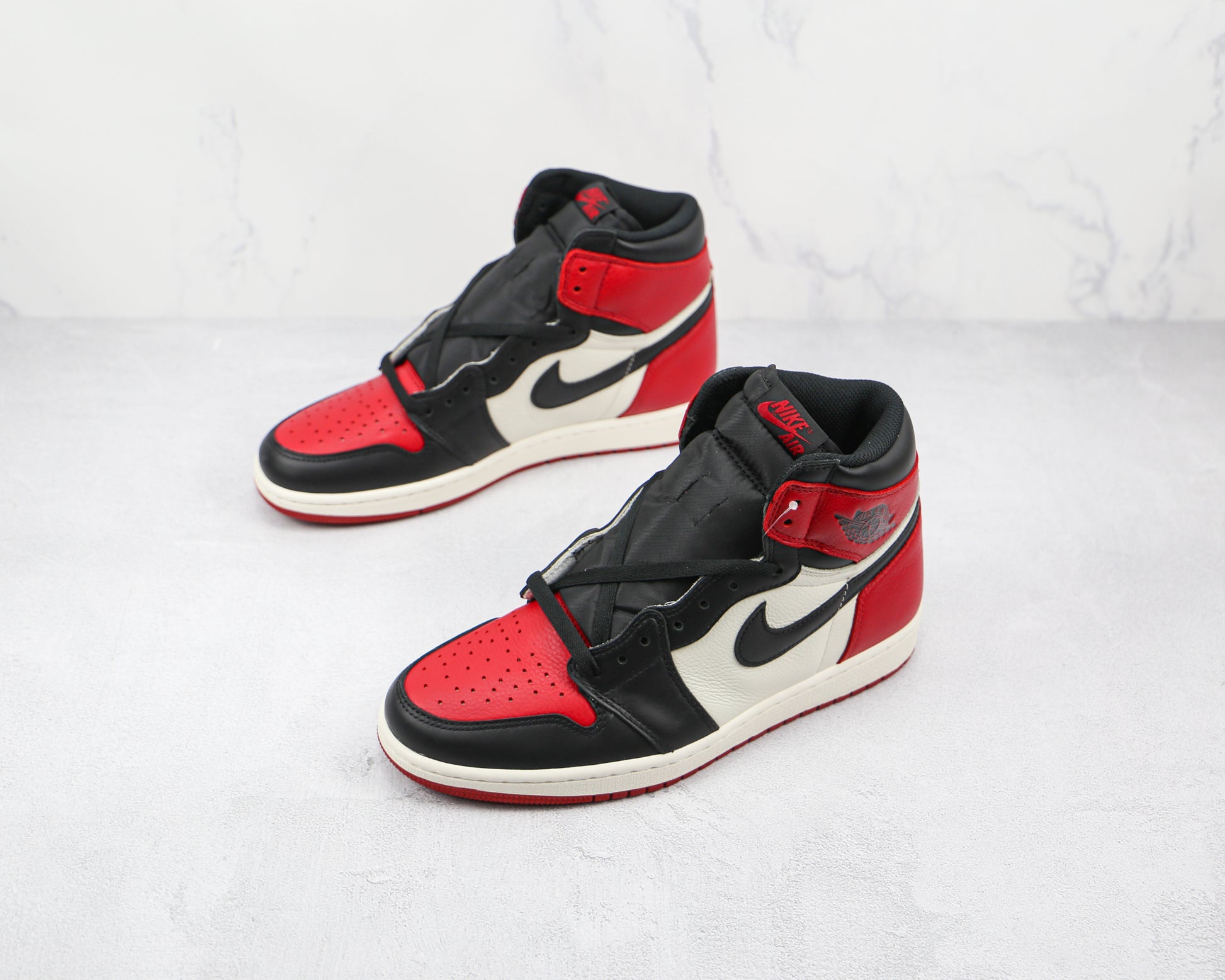 Nike Air Jordan 1 Retro High "Bred Toe"