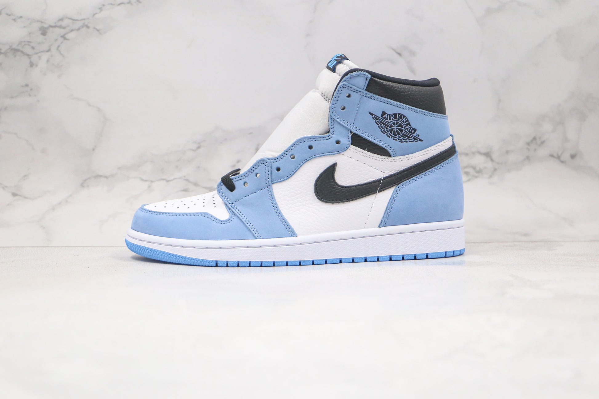 Nike Air Jordan 1 High "University Blue"