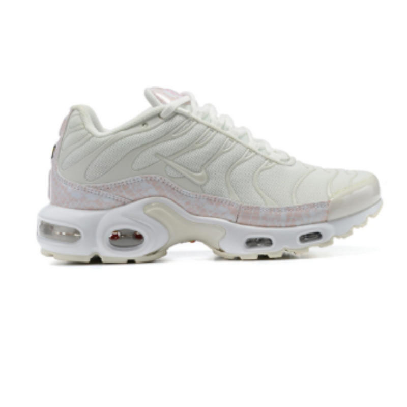 Light pink nike air max plus hotsell