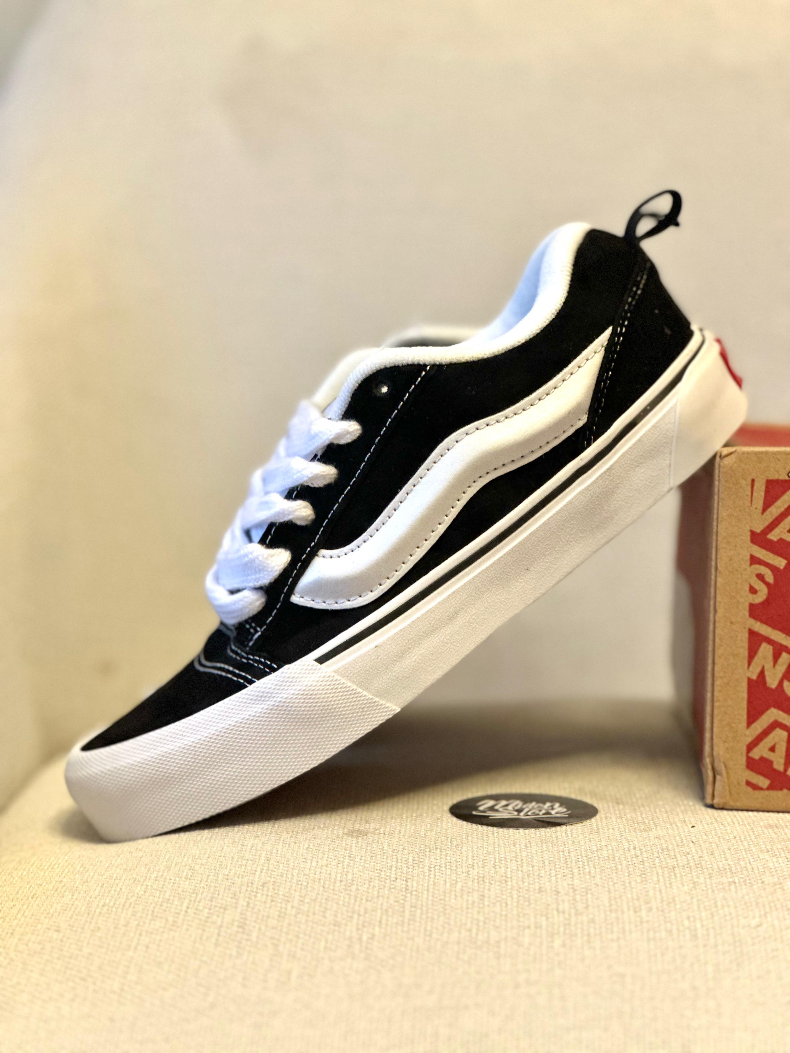 Vans Knu Skool "Black/White" (Pronta Entrega)