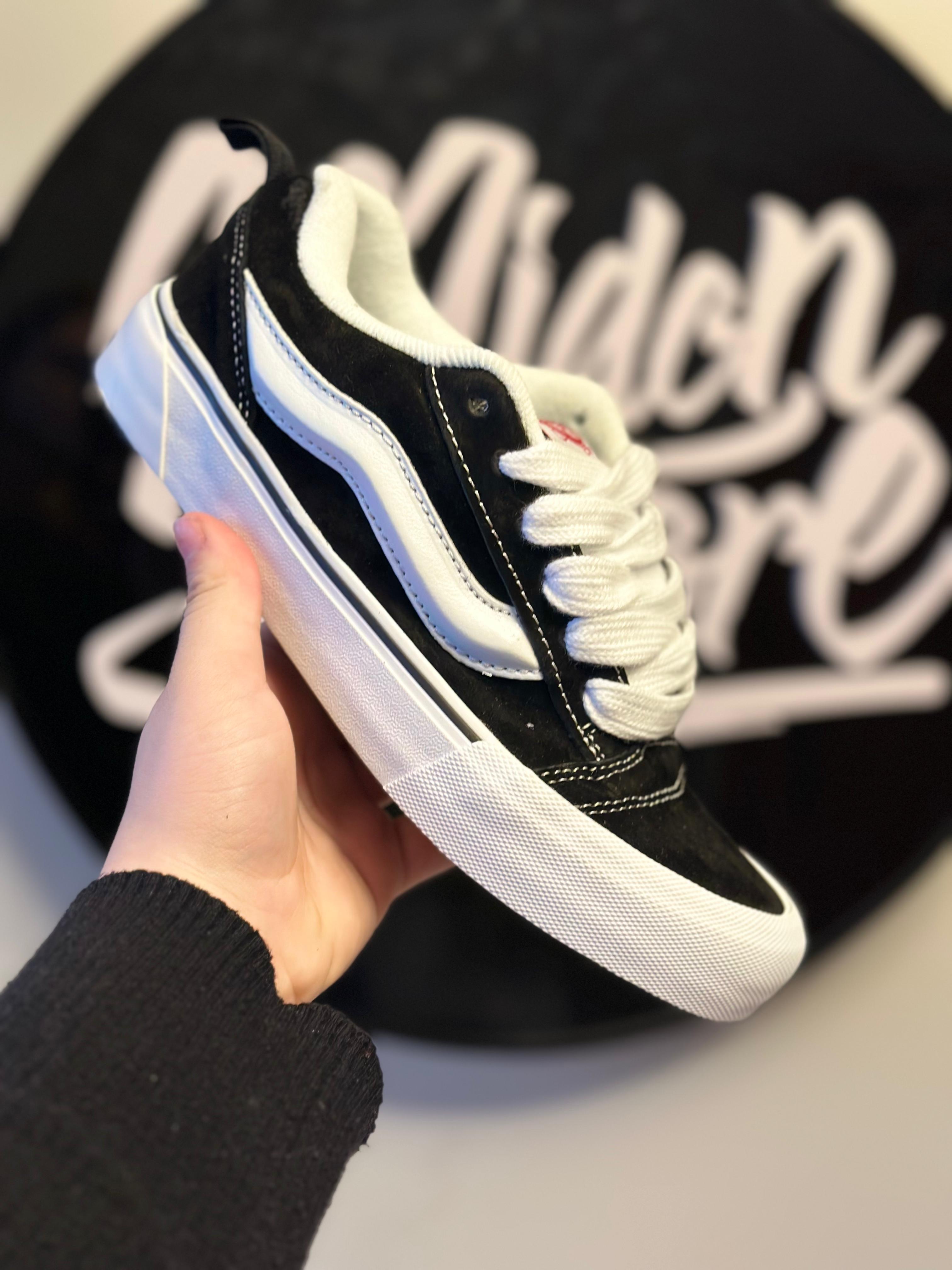 Vans Knu Skool "Black/White" (Pronta Entrega)