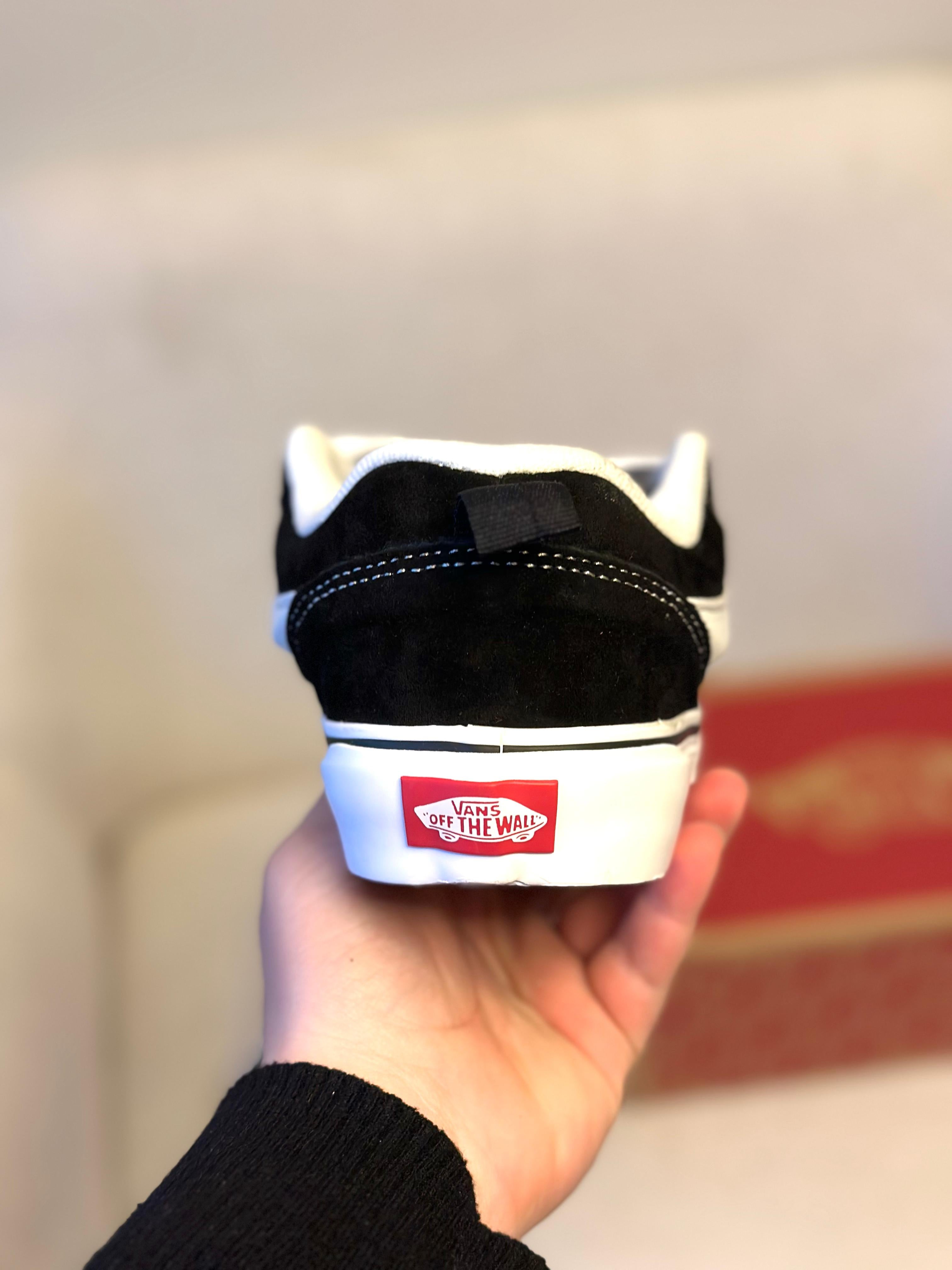 Vans Knu Skool "Black/White" (Pronta Entrega)