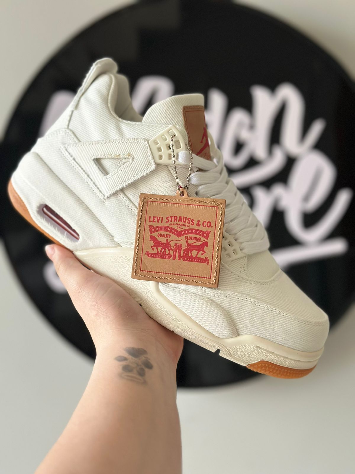 Levi's x Nike Air Jordan 4 Retro "White Denim" (Pronta Entrega)