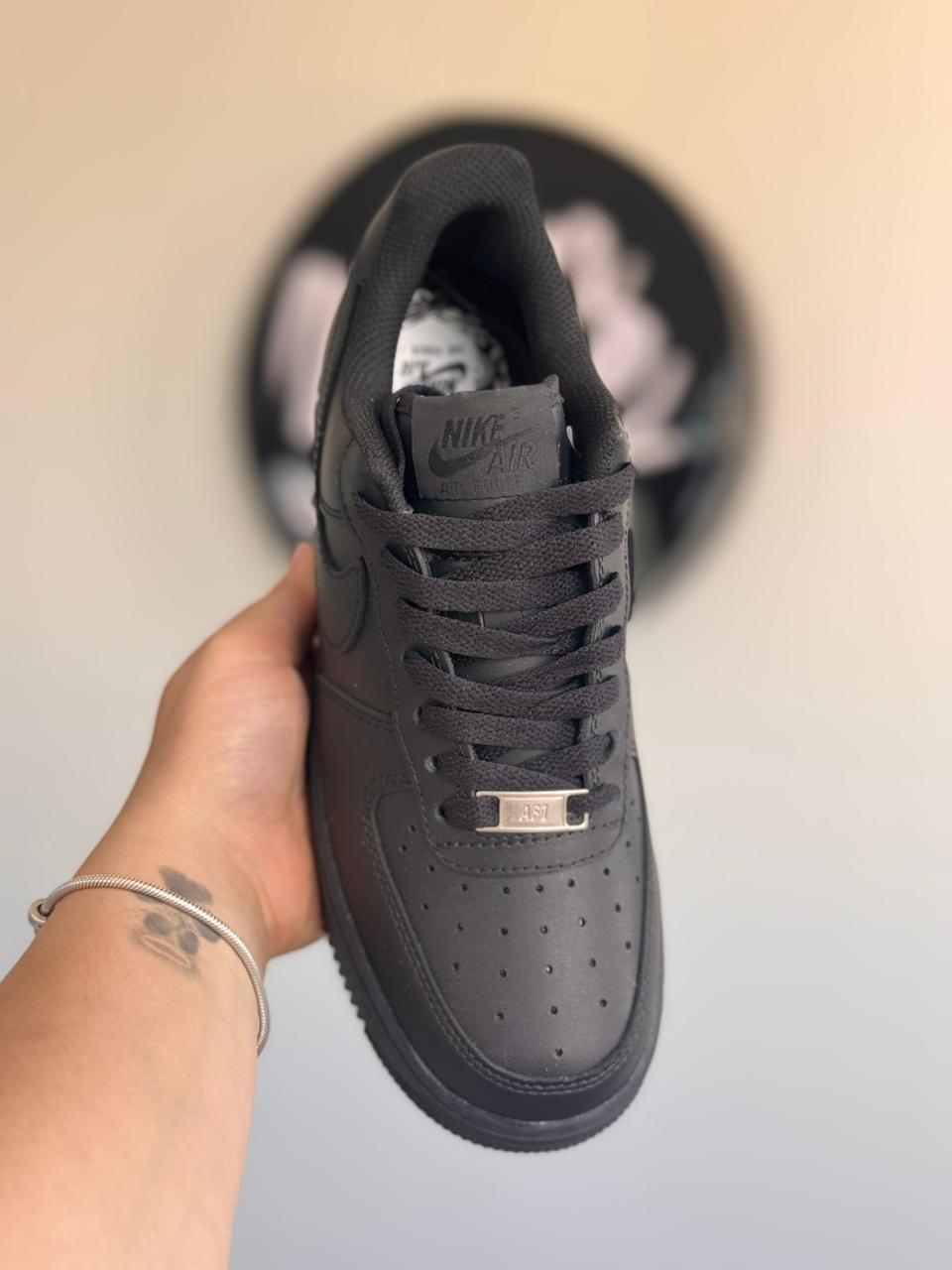 Nike Air Force 1 "Preto" (Pronta Entrega, 35.5)