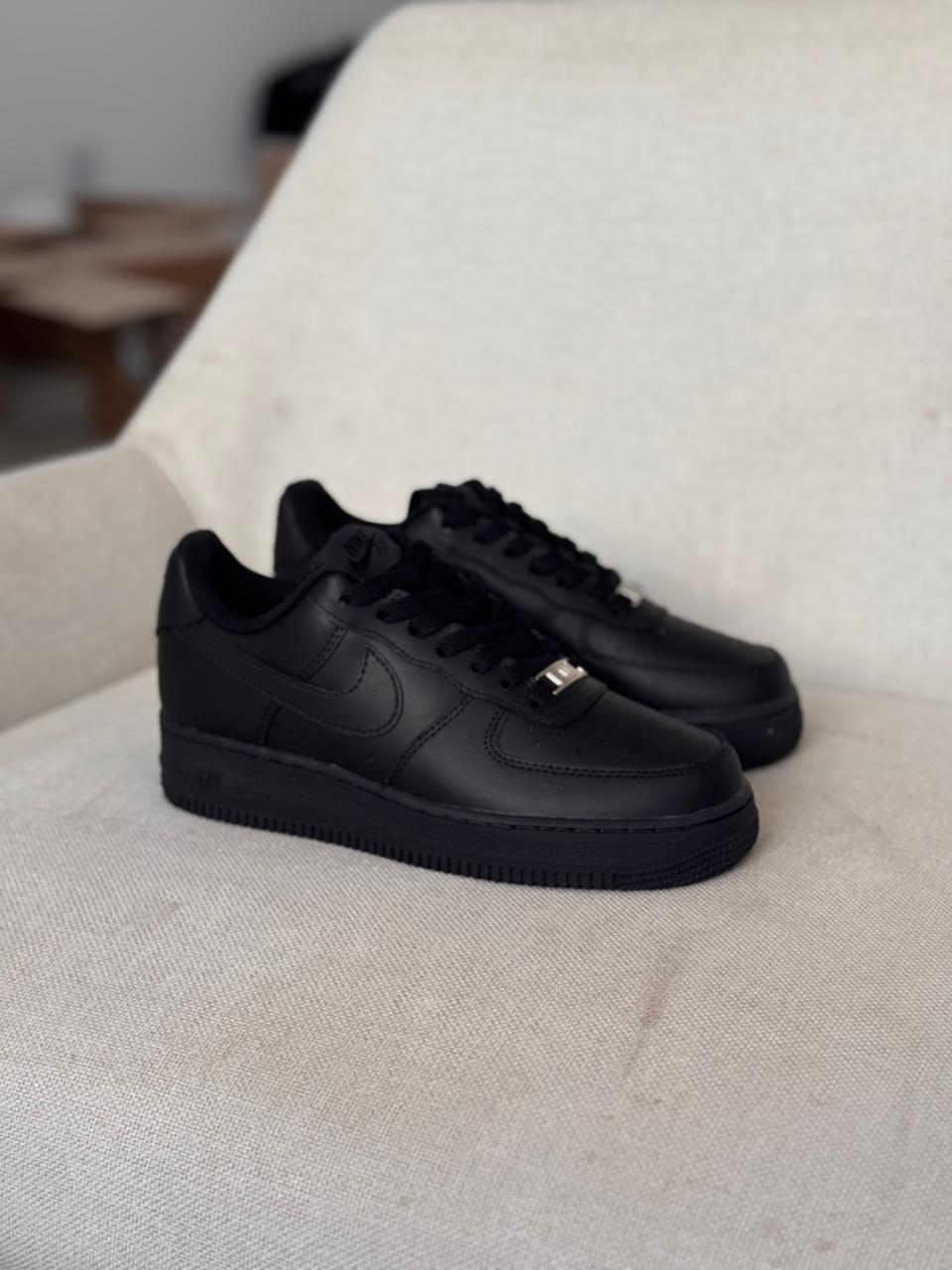 Nike Air Force 1 "Preto" (Pronta Entrega, 35.5)