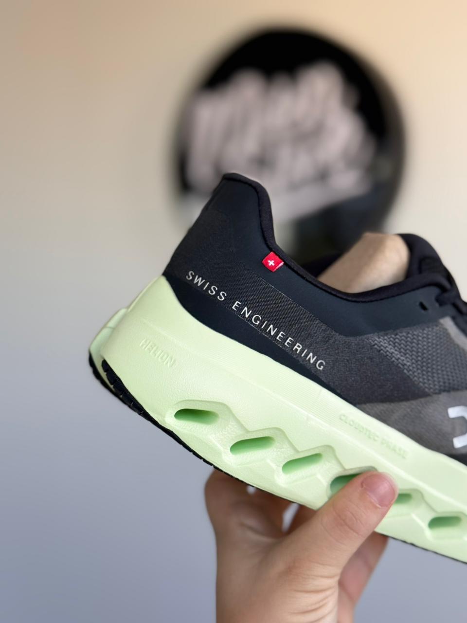 On Running Cloudsurfer "Black/Lima" (Pronta entrega, 42)