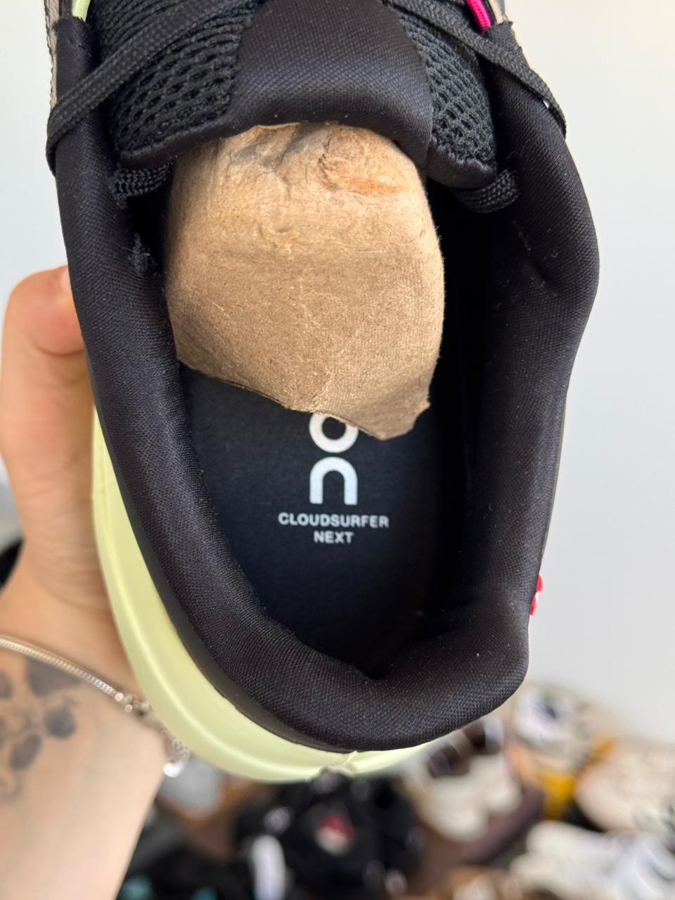 On Running Cloudsurfer "Black/Lima" (Pronta entrega, 42)