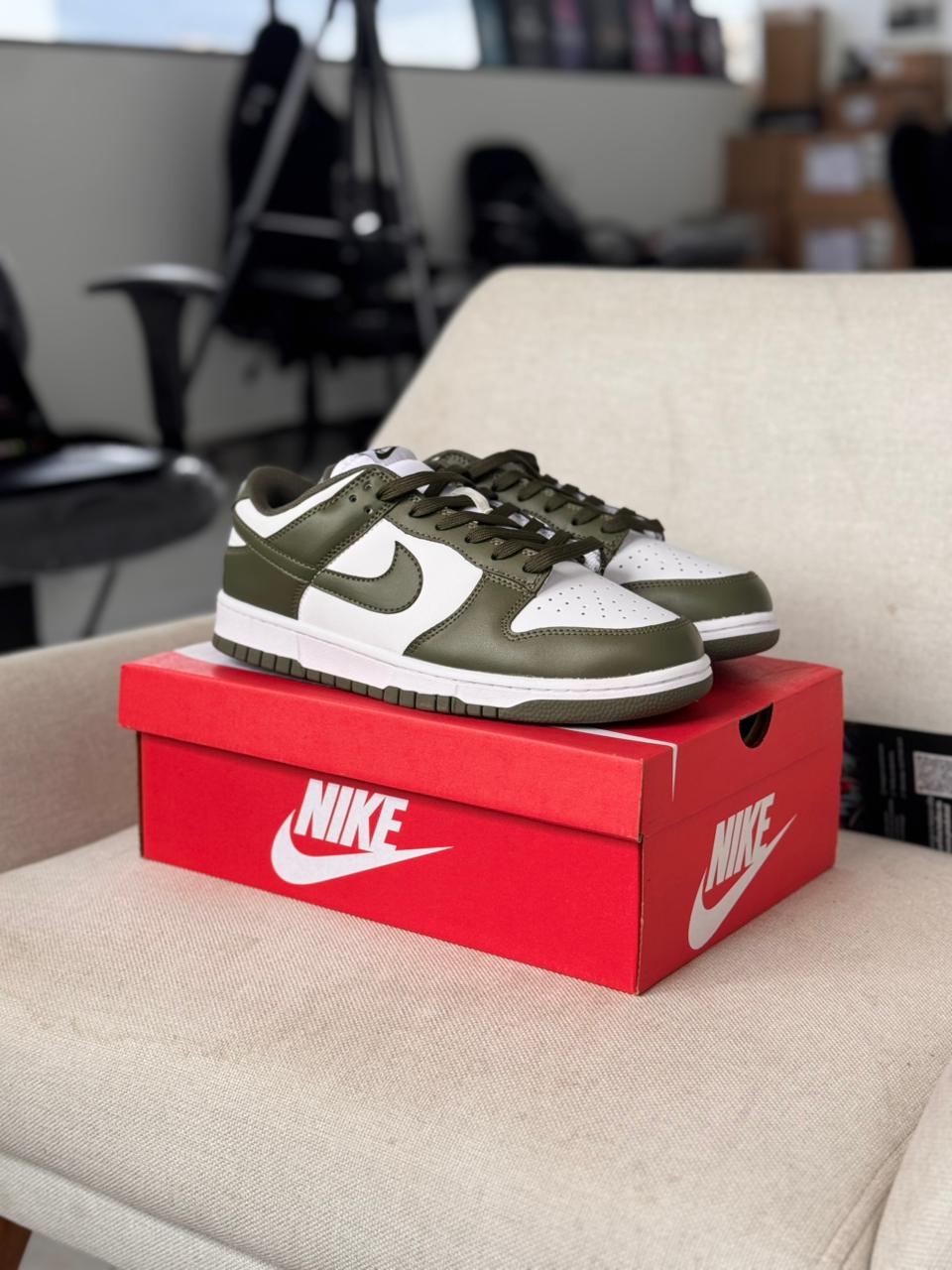 Nike Dunk Low Medium Olive (40.5, Pronta Entrega)