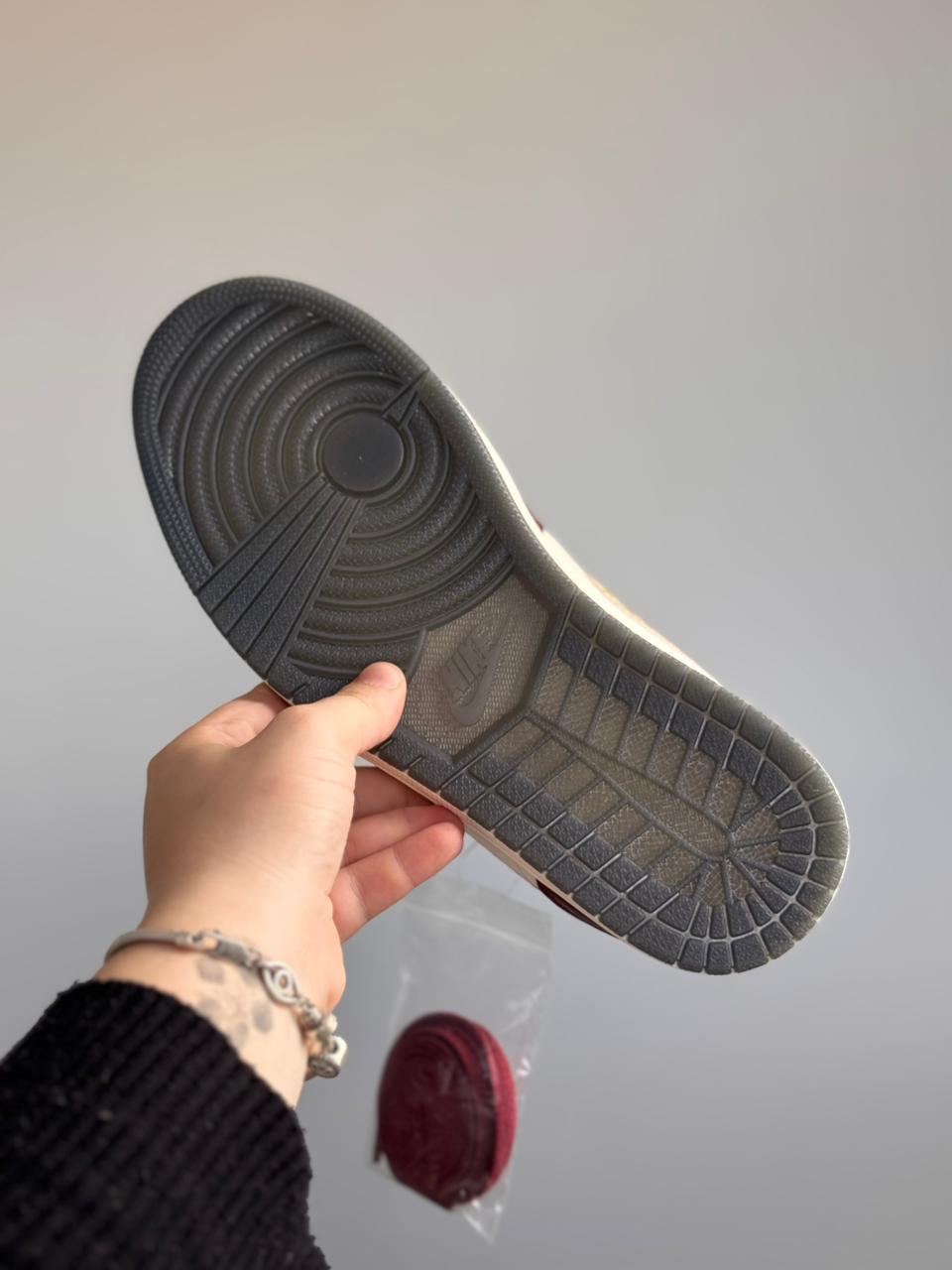 Nike Air Jordan 1 Low "Year of the Dragon" (Pronta entrega, 39,5 e 41)