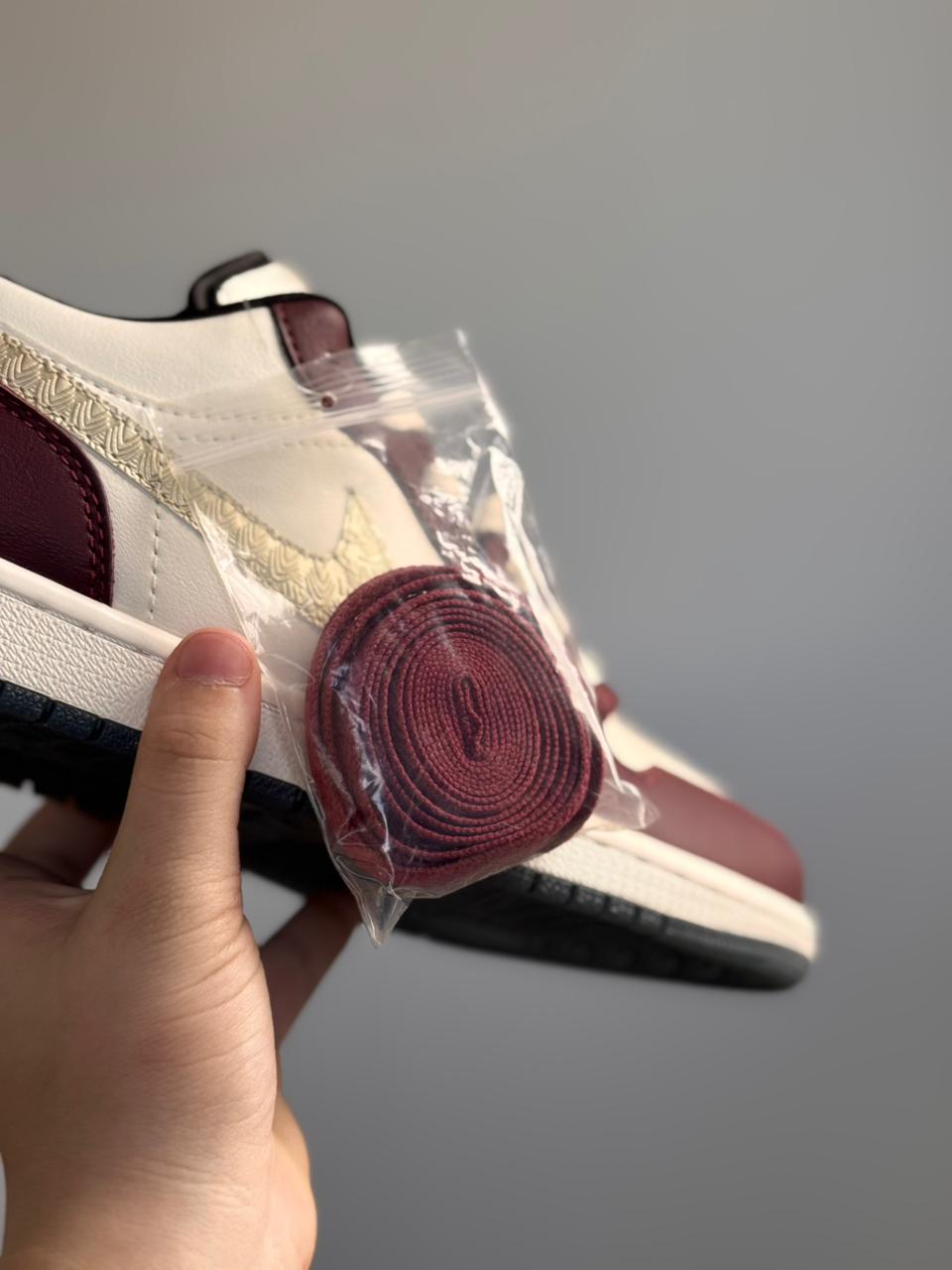 Nike Air Jordan 1 Low "Year of the Dragon" (Pronta entrega, 39,5 e 41)