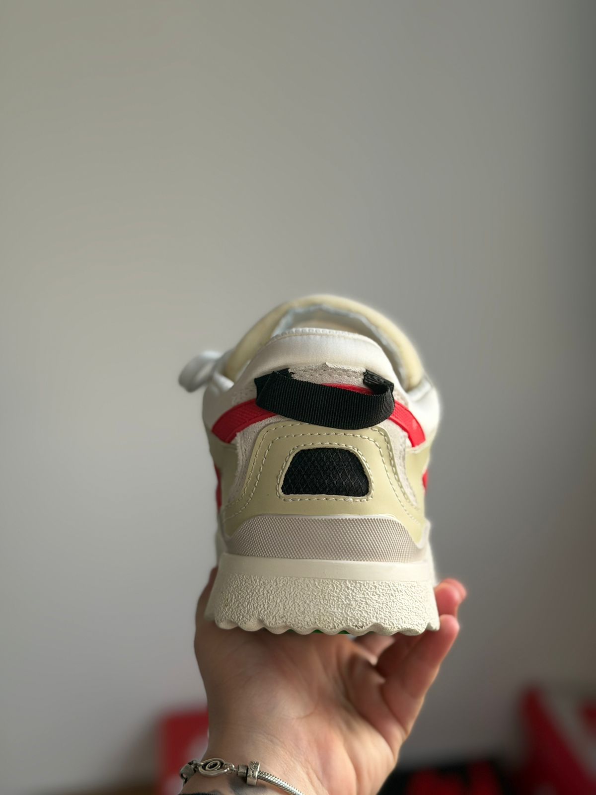 Off White Sponge Mid Leather (40/41, Pronta Entrega)