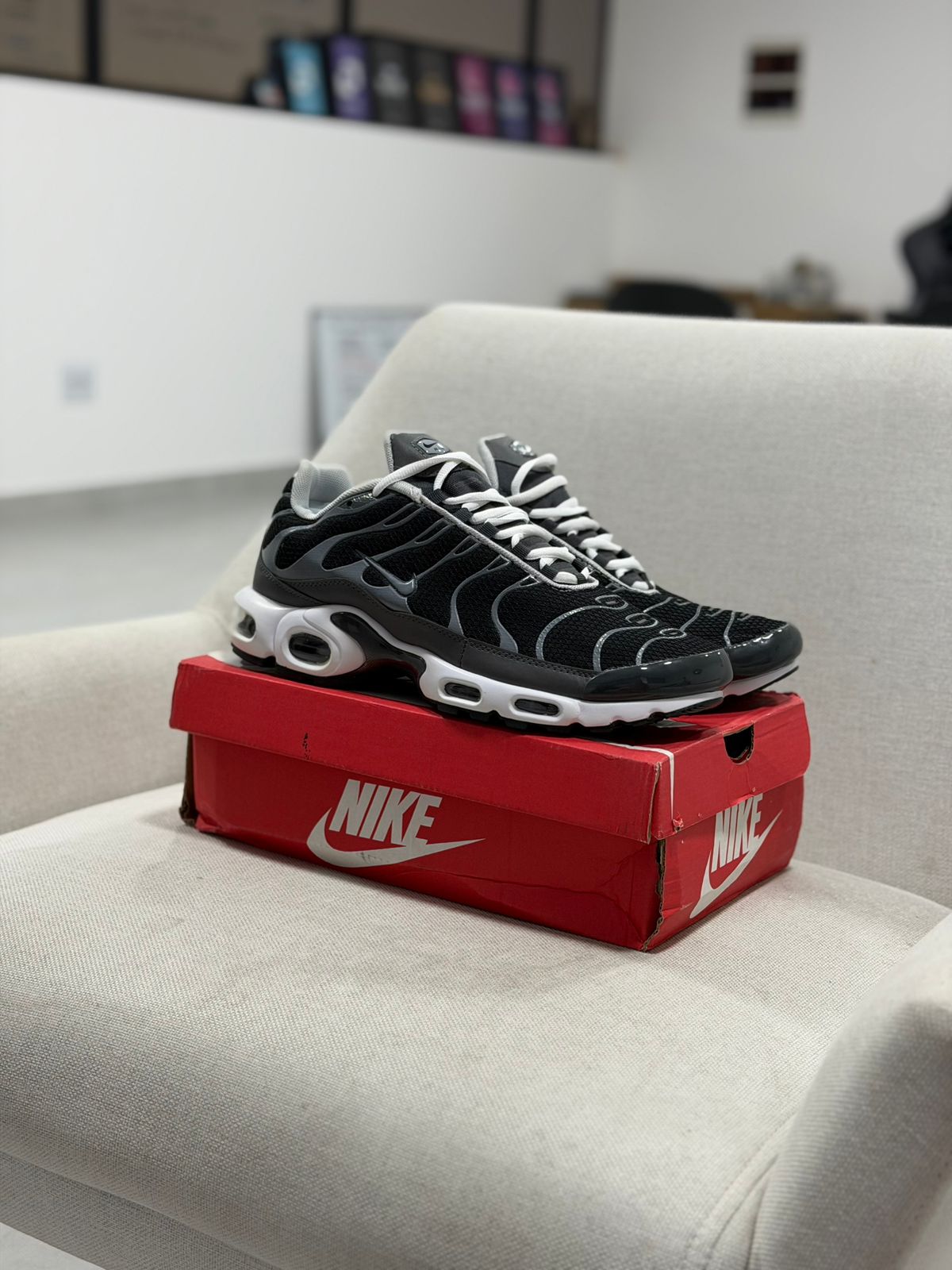 Air Max TN Plus "Cool Grey" (43, Pronta Entrega)