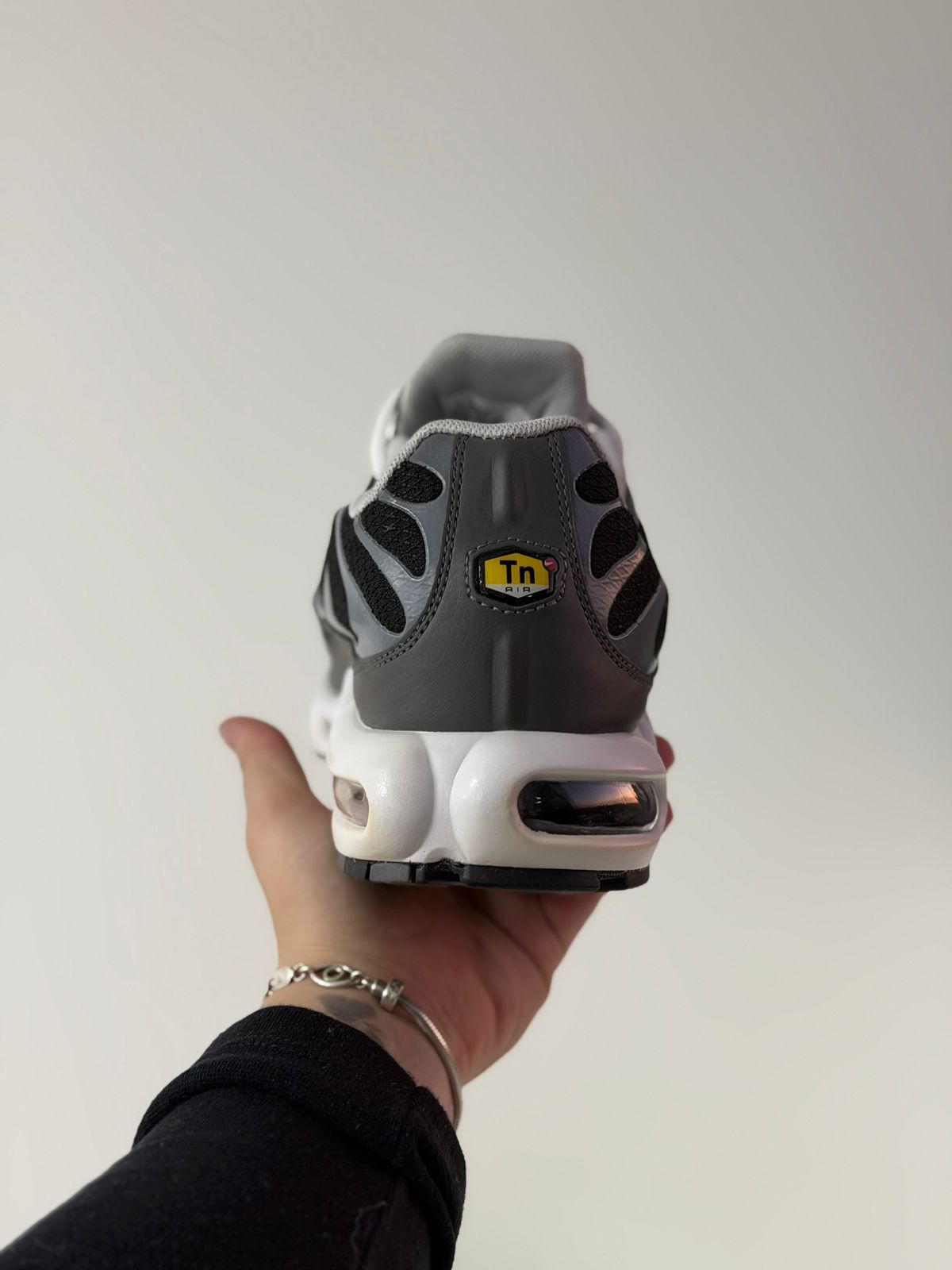 Air Max TN Plus "Cool Grey" (43, Pronta Entrega)