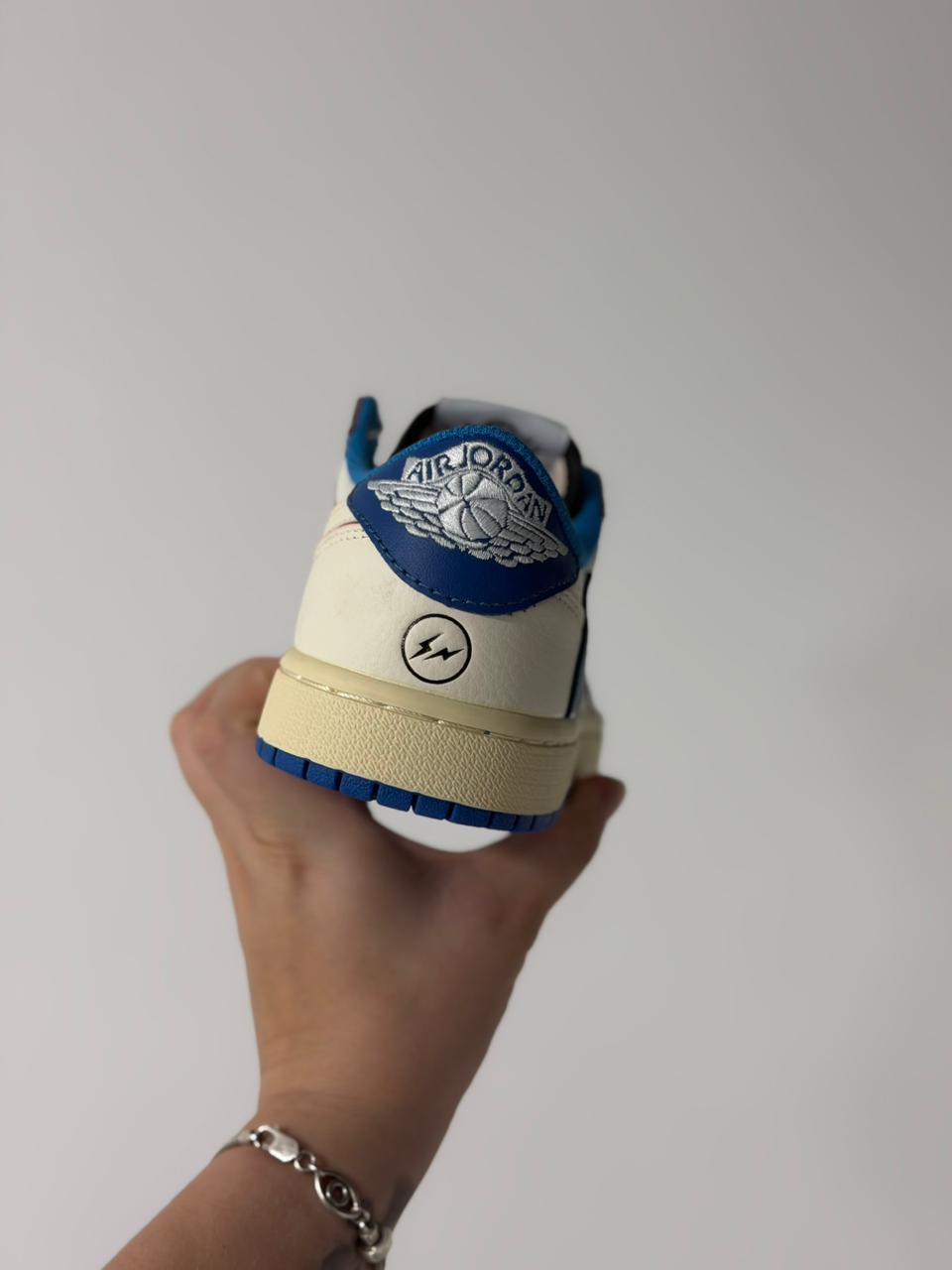 Fragment x Travis Scott x Air Jordan 1 Low OG SP "Sail Military Blue" (34, Pronta Entrega)