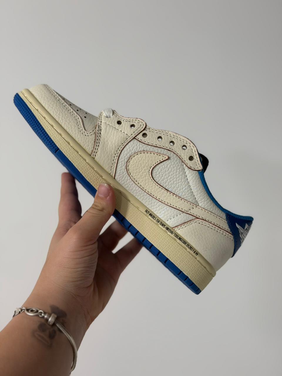 Fragment x Travis Scott x Air Jordan 1 Low OG SP "Sail Military Blue" (34, Pronta Entrega)