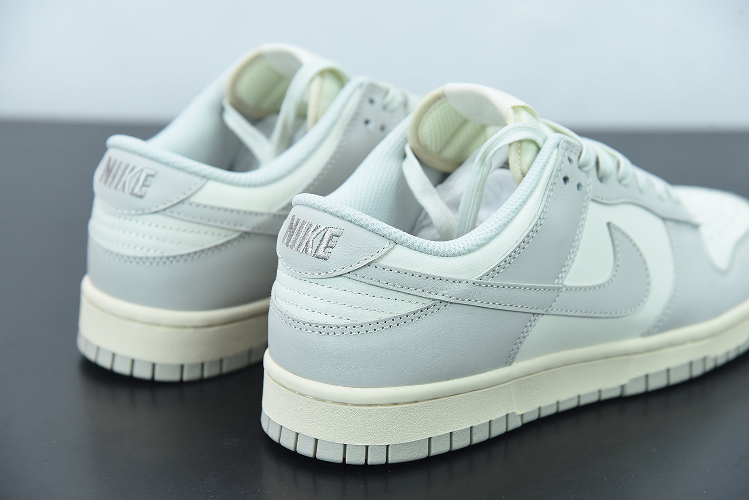 Nike Dunk Low “Light Bone”