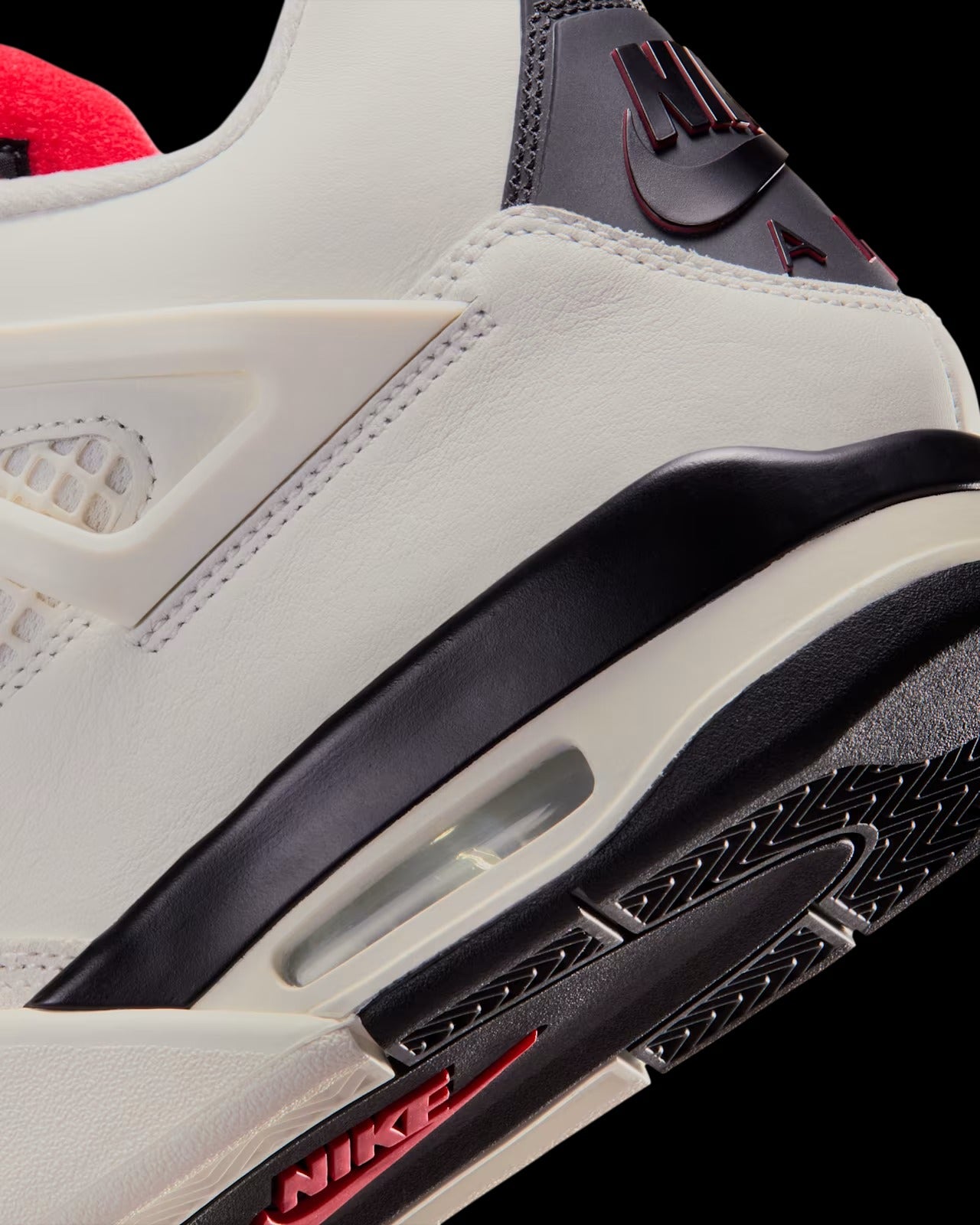 Nike Air Jordan 4 "Flight Club"