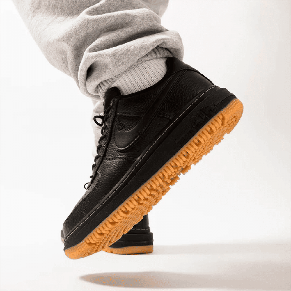 Air Force 1 Luxe 'Black Gum'