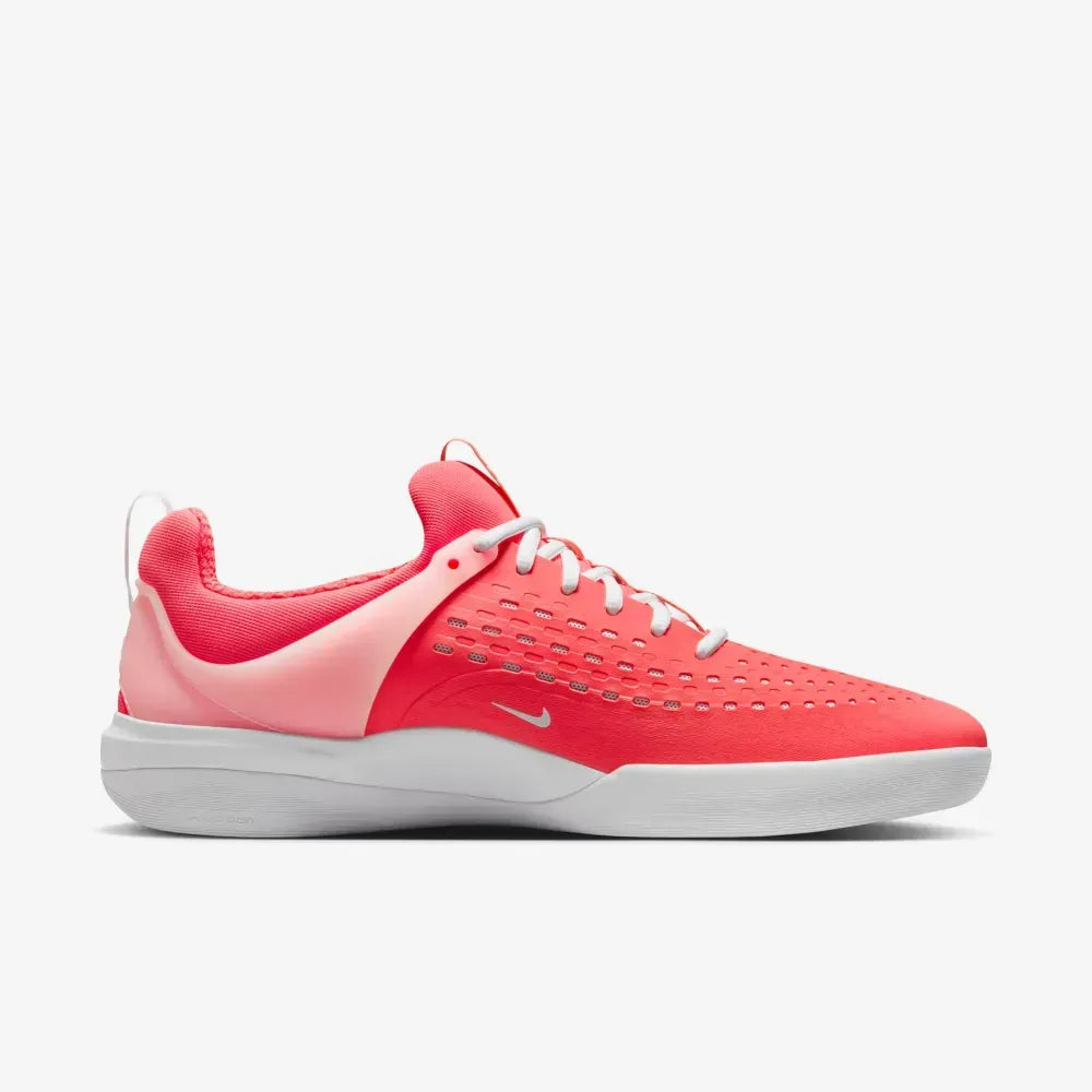 Nike SB Nyjah 3 Pink